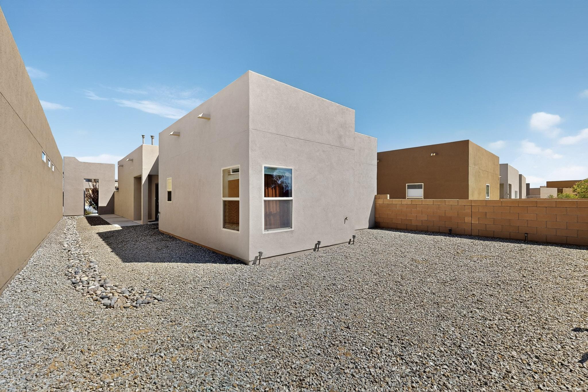 1641 TIERRA VERDE Loop