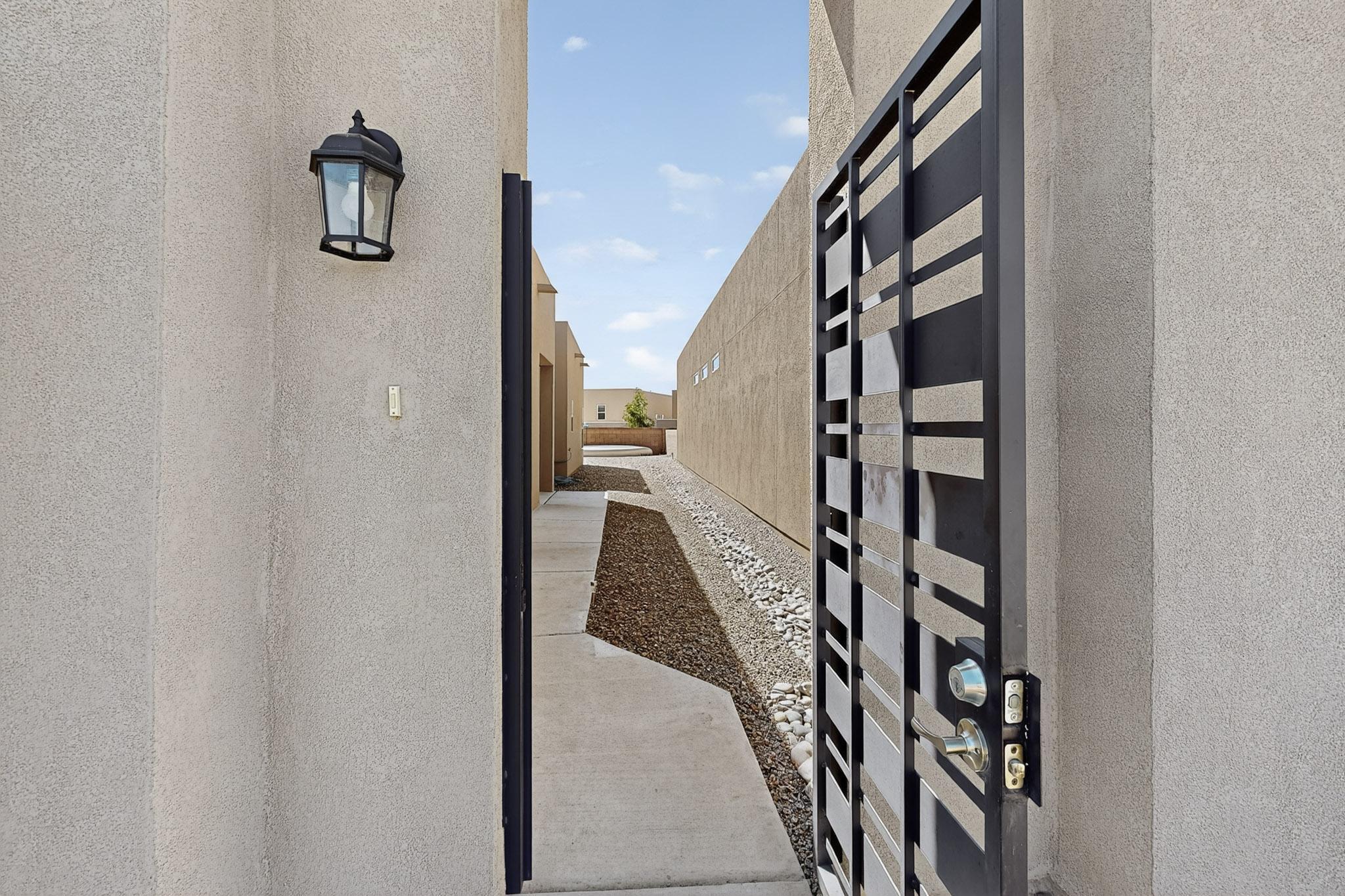 1641 TIERRA VERDE Loop