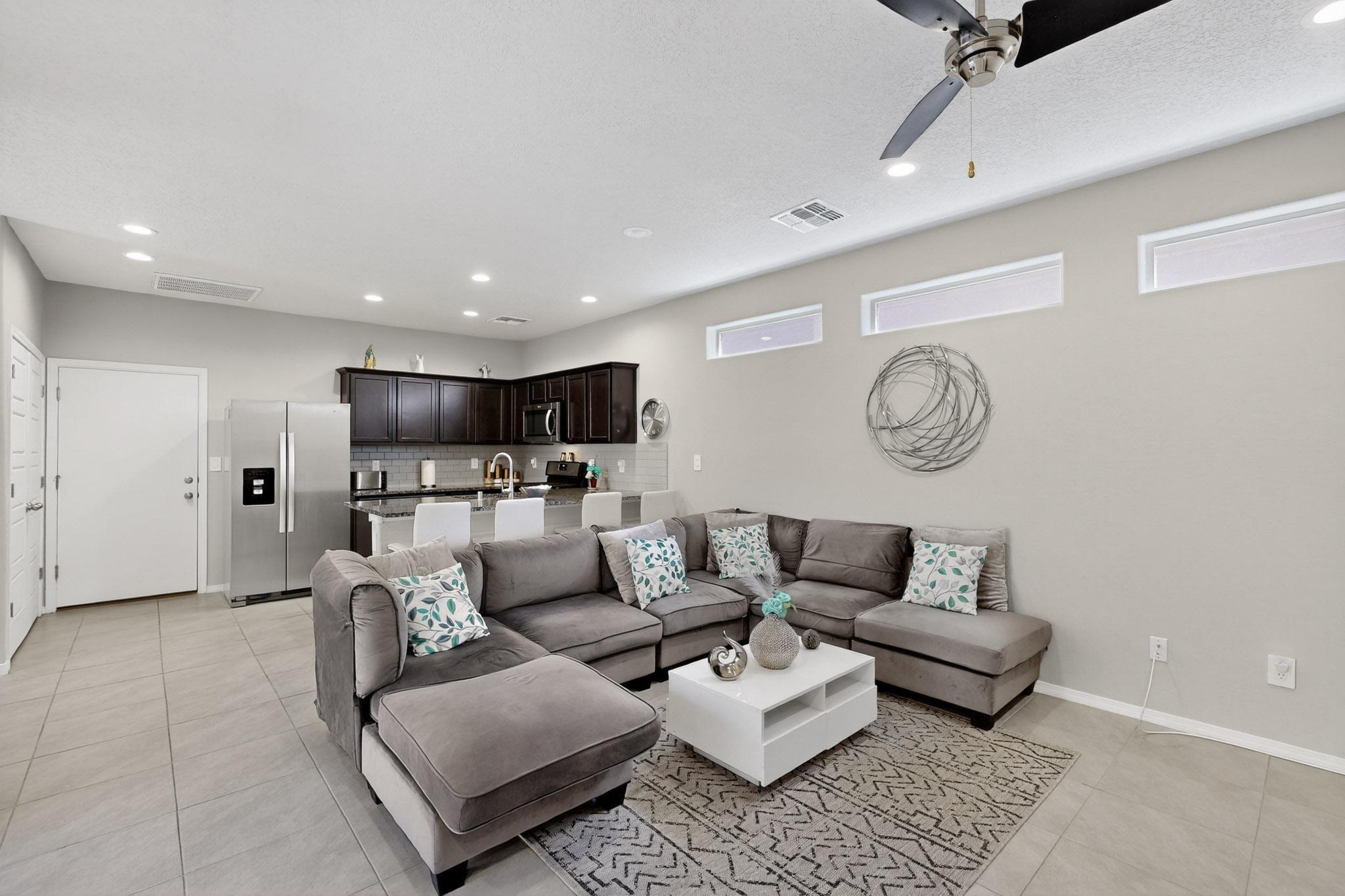 1641 TIERRA VERDE Loop