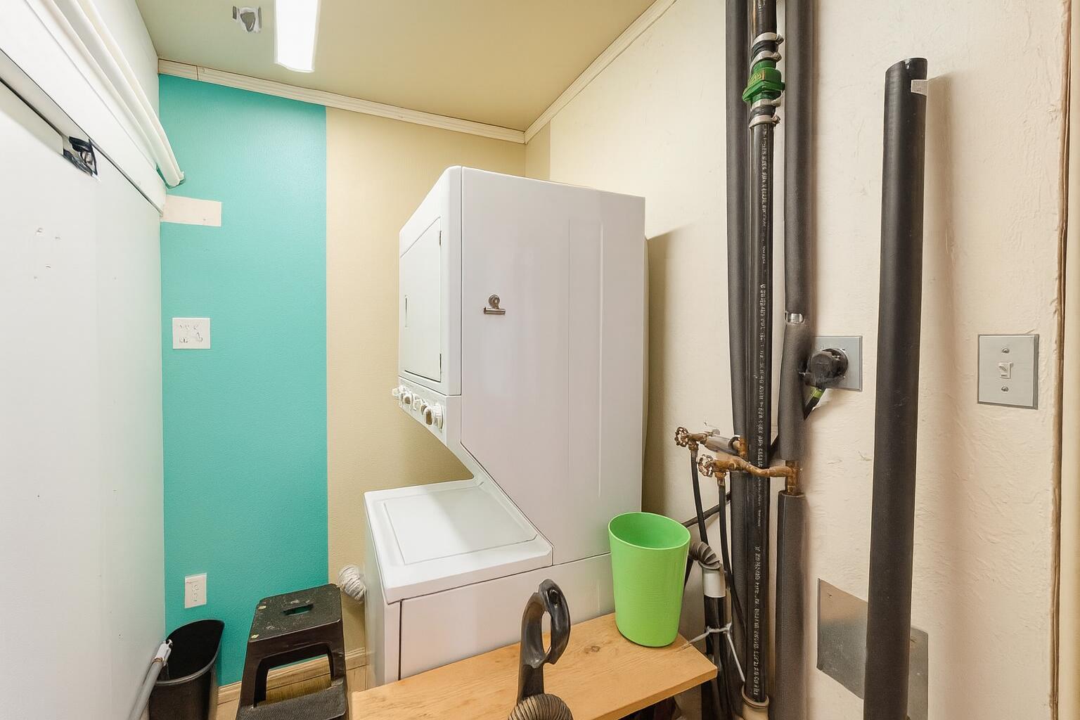 817 LAGUAYRA Drive NE