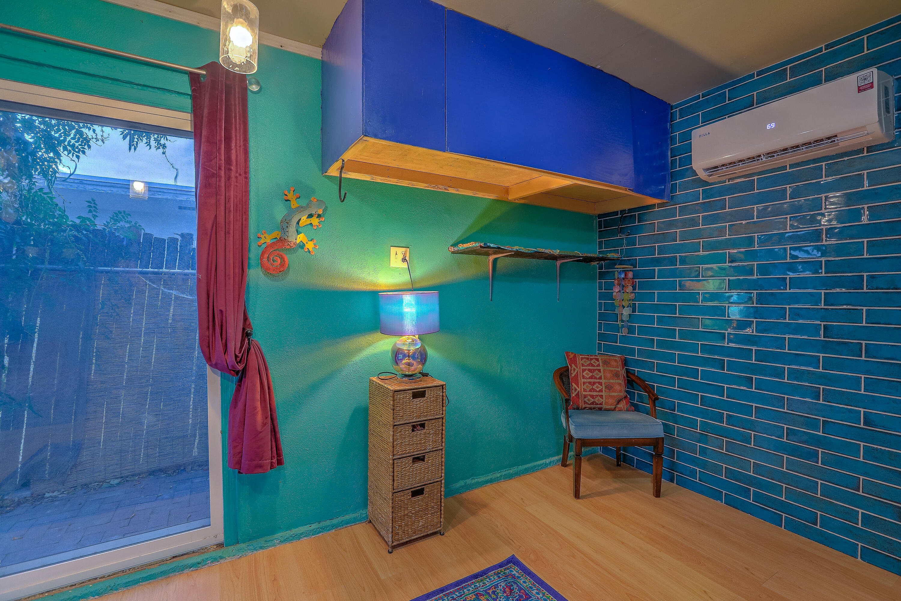 817 LAGUAYRA Drive NE