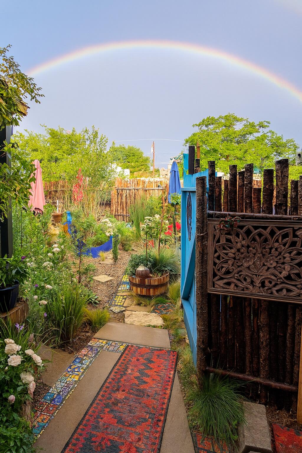 817 LAGUAYRA Drive NE