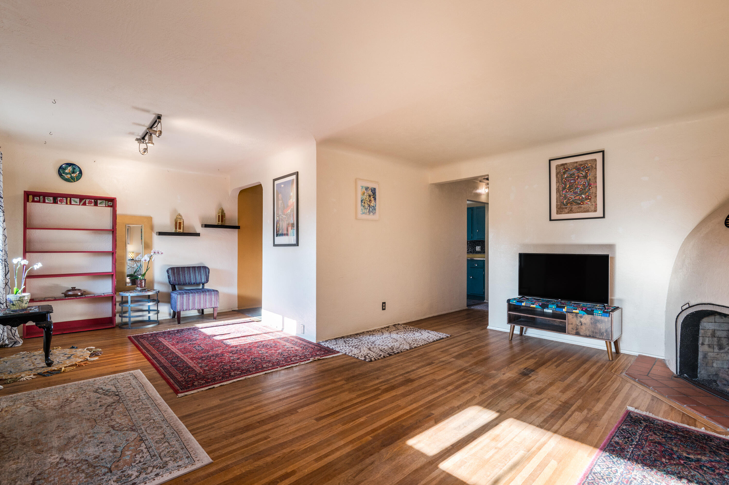 817 LAGUAYRA Drive NE