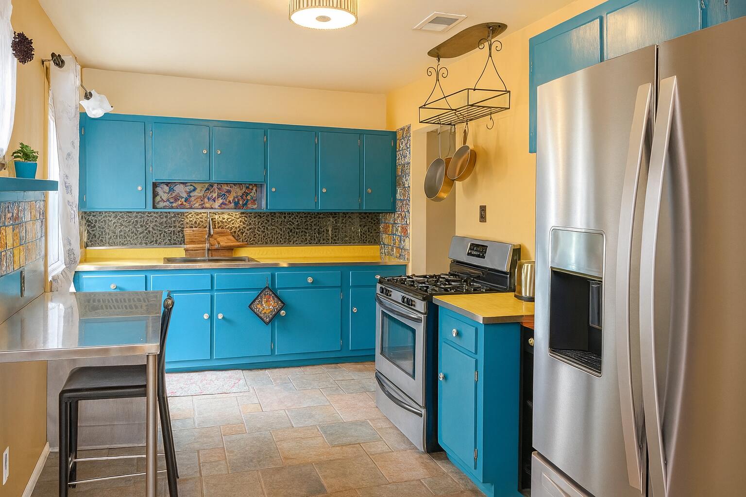 817 LAGUAYRA Drive NE