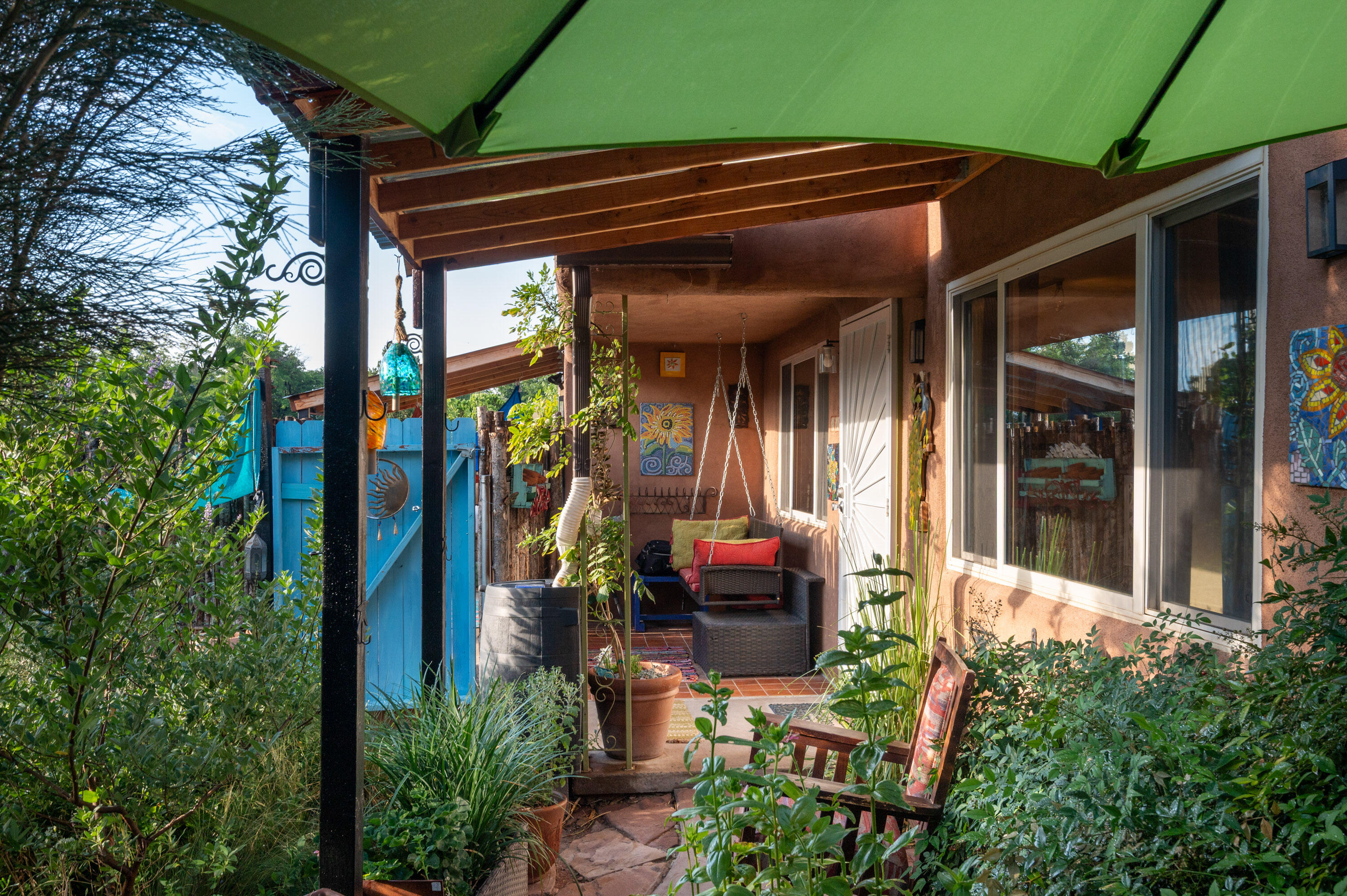 817 LAGUAYRA Drive NE