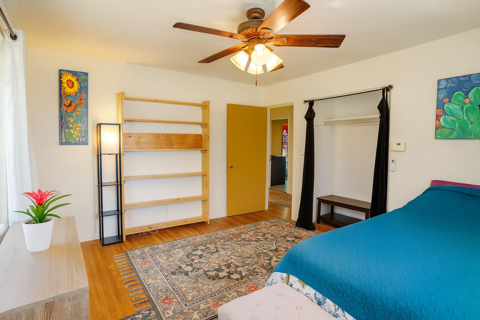 817 LAGUAYRA Drive NE