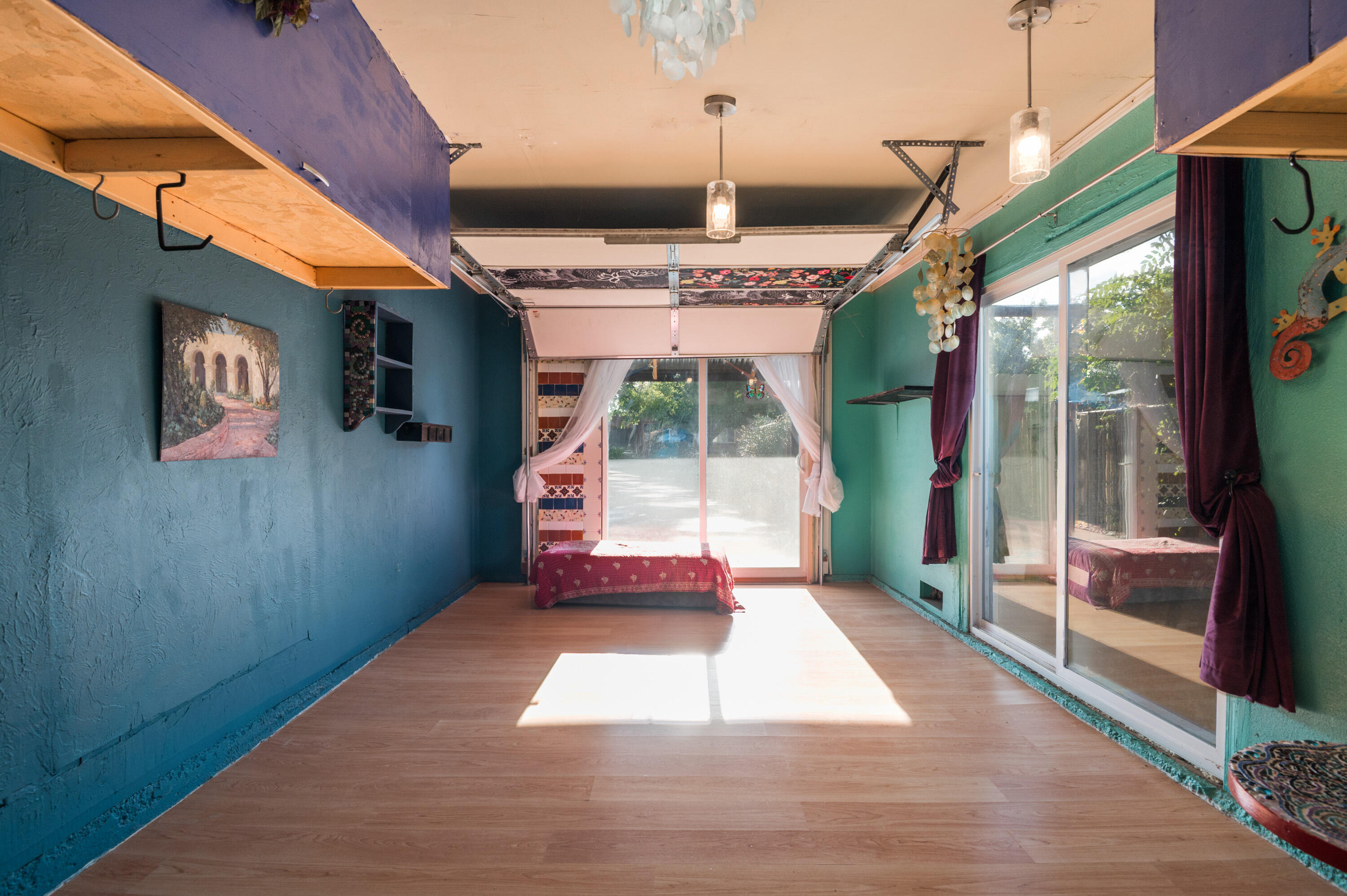 817 LAGUAYRA Drive NE