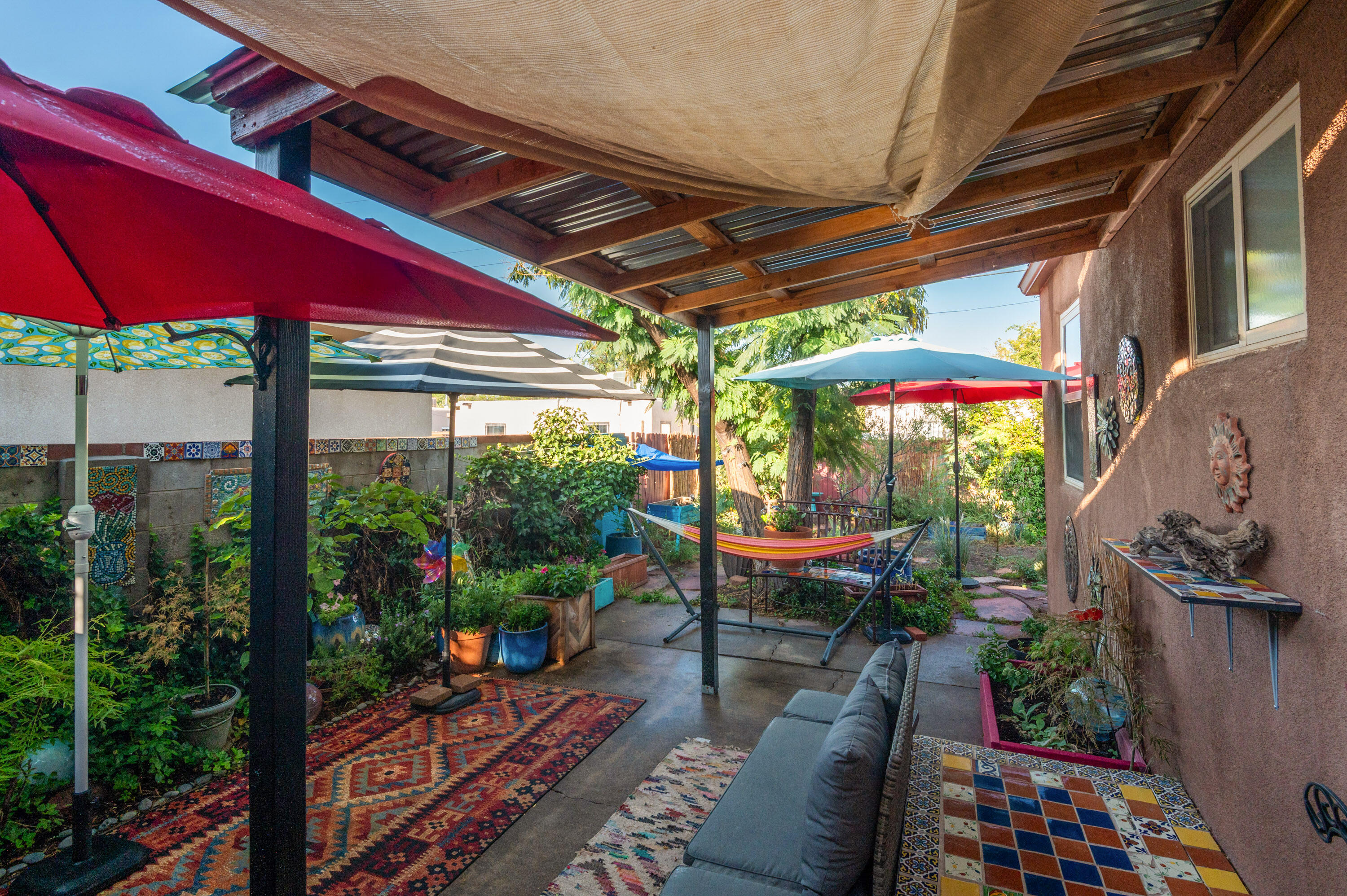 817 LAGUAYRA Drive NE