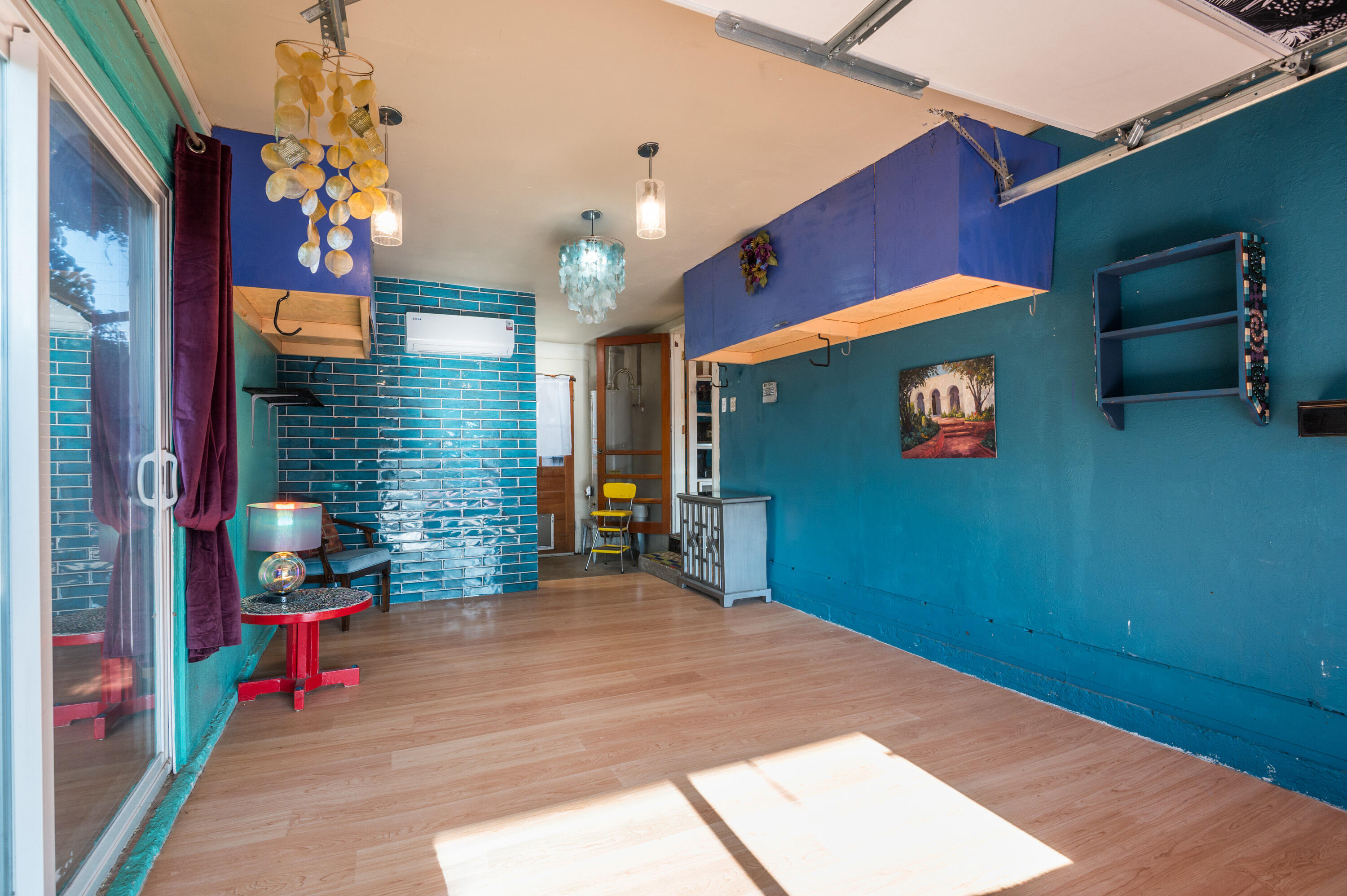 817 LAGUAYRA Drive NE