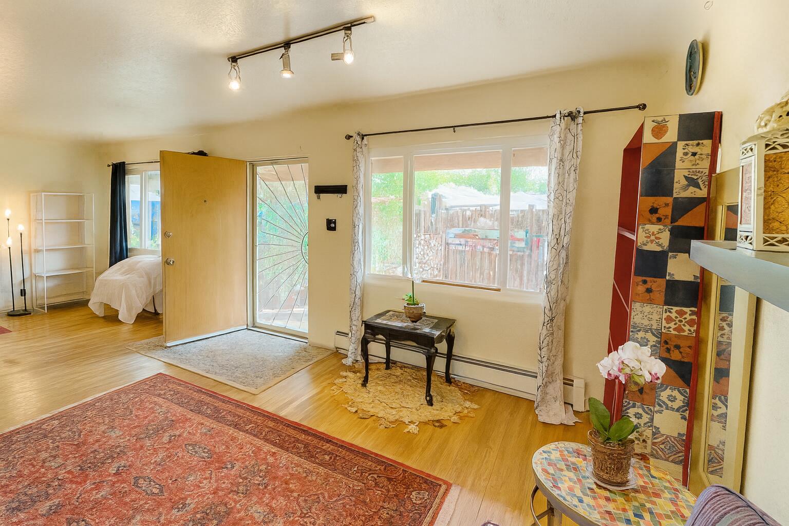 817 LAGUAYRA Drive NE