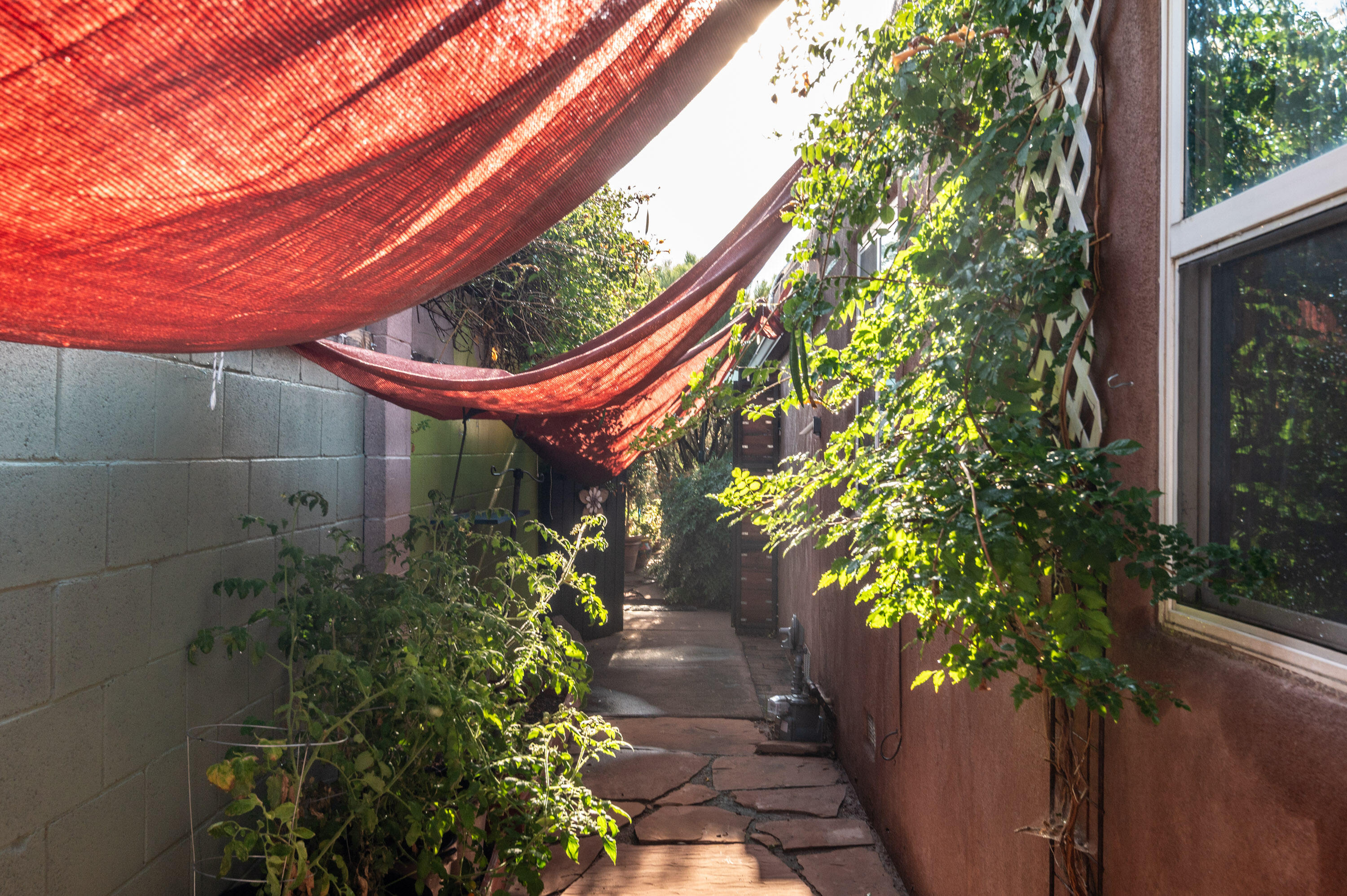 817 LAGUAYRA Drive NE