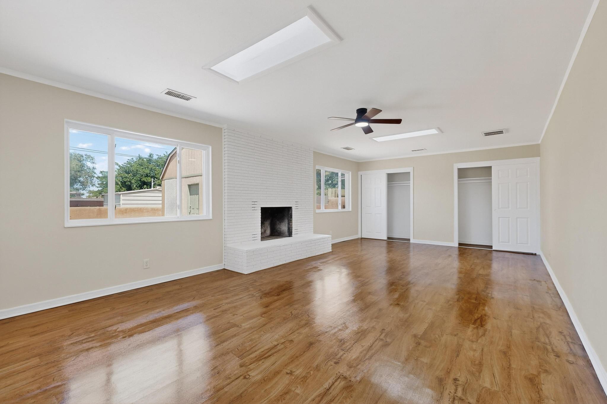 2027 VERMONT Street NE