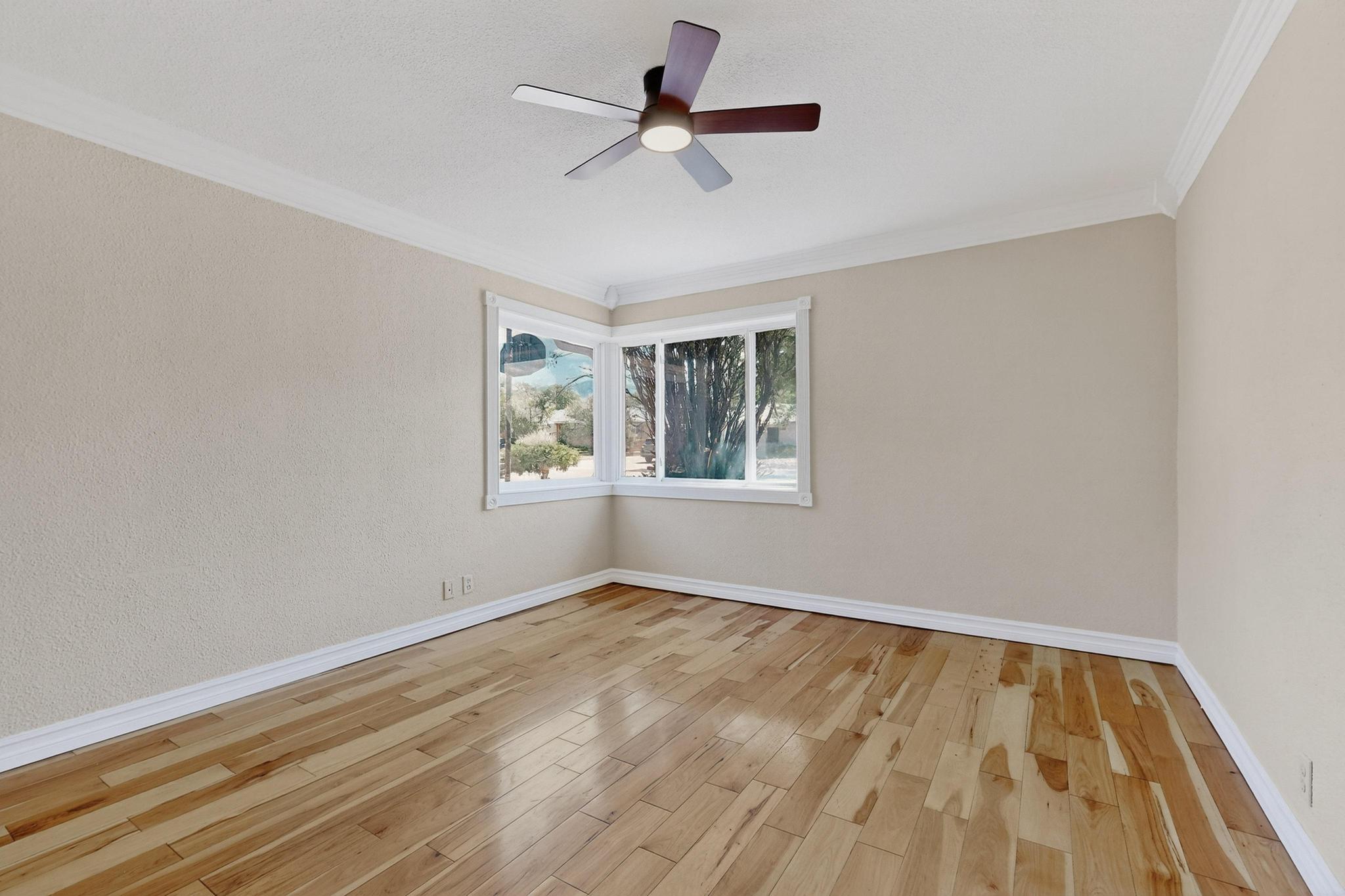 2027 VERMONT Street NE