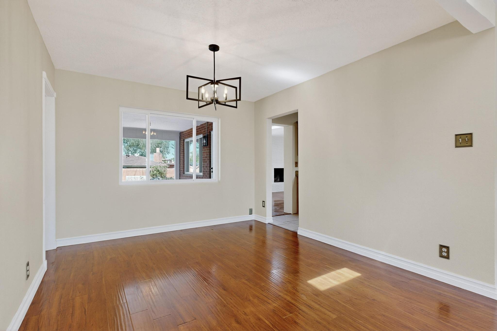 2027 VERMONT Street NE