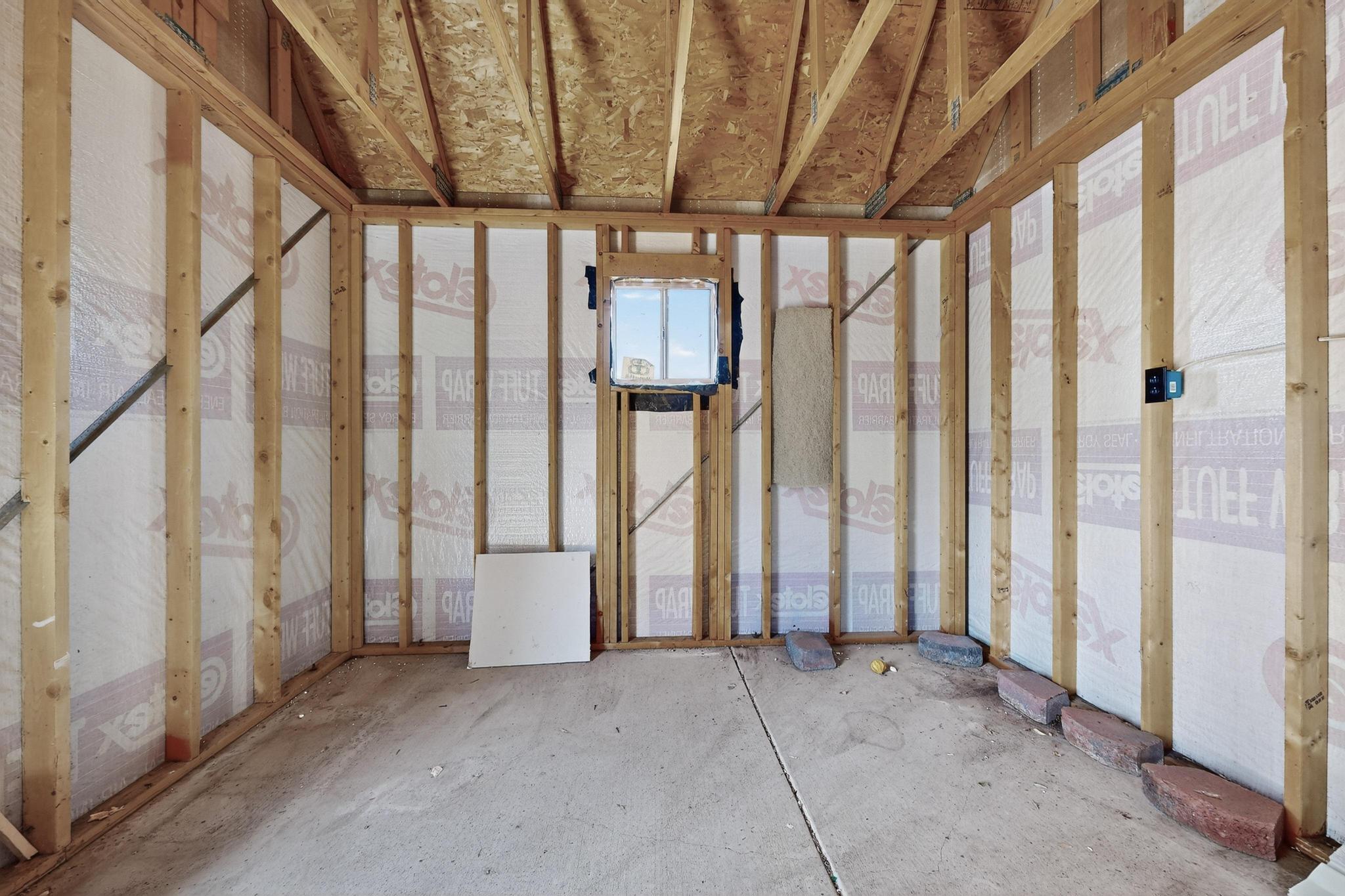 2027 VERMONT Street NE