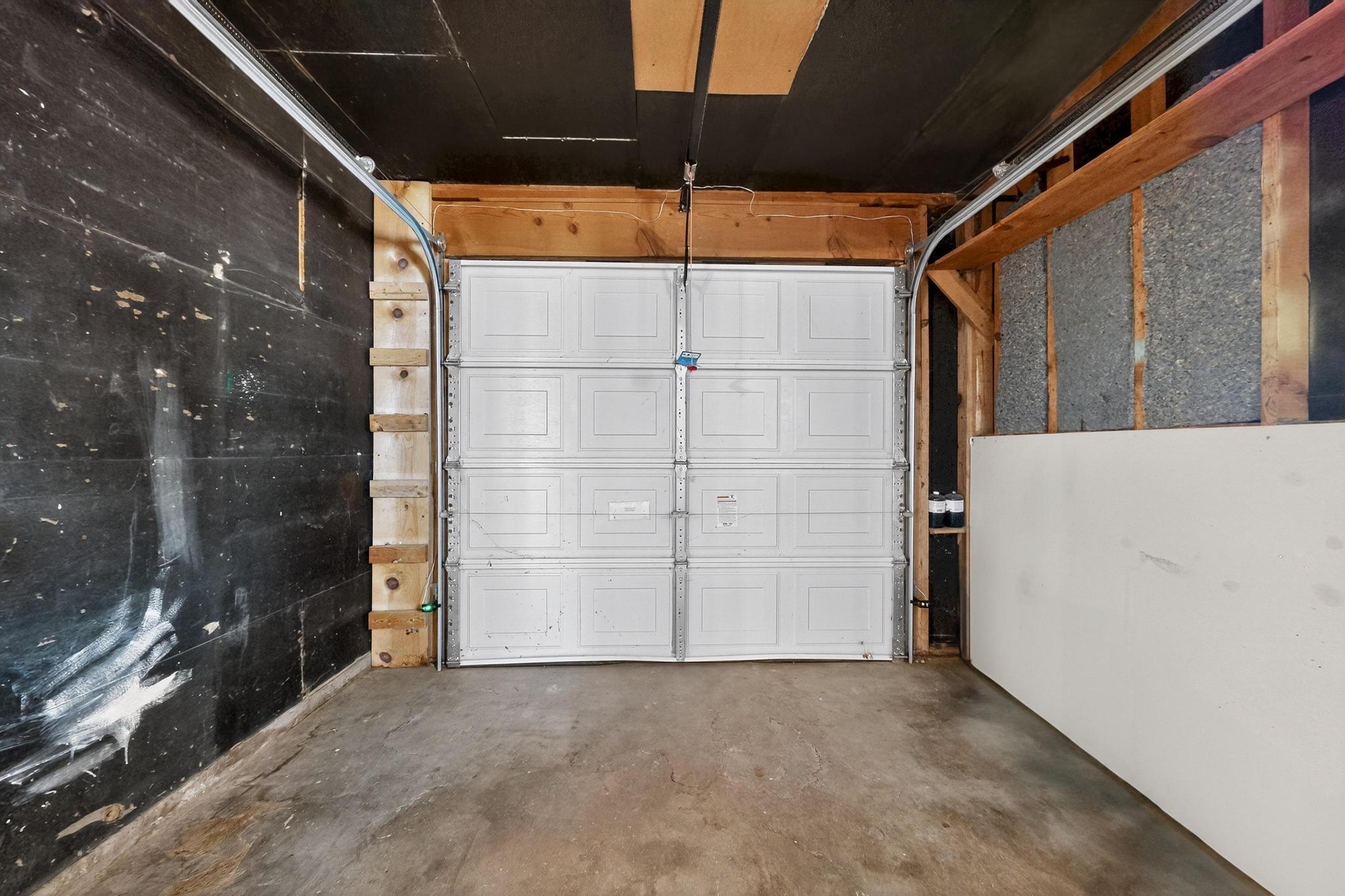 2027 VERMONT Street NE