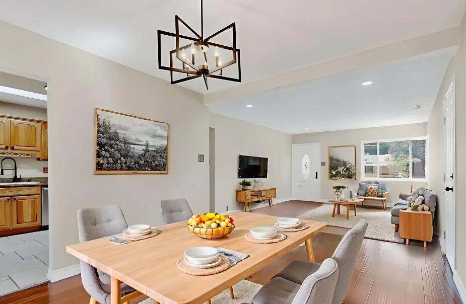 2027 VERMONT Street NE