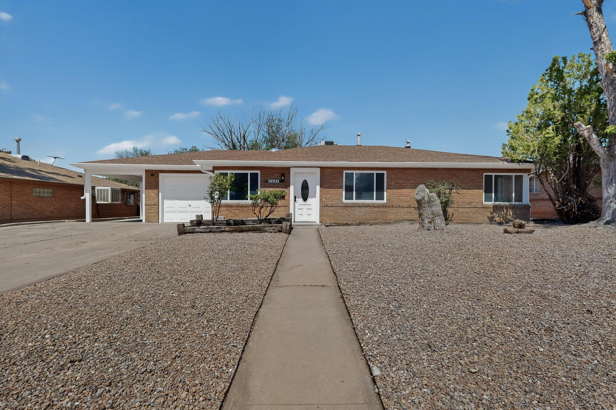 2027 VERMONT Street NE