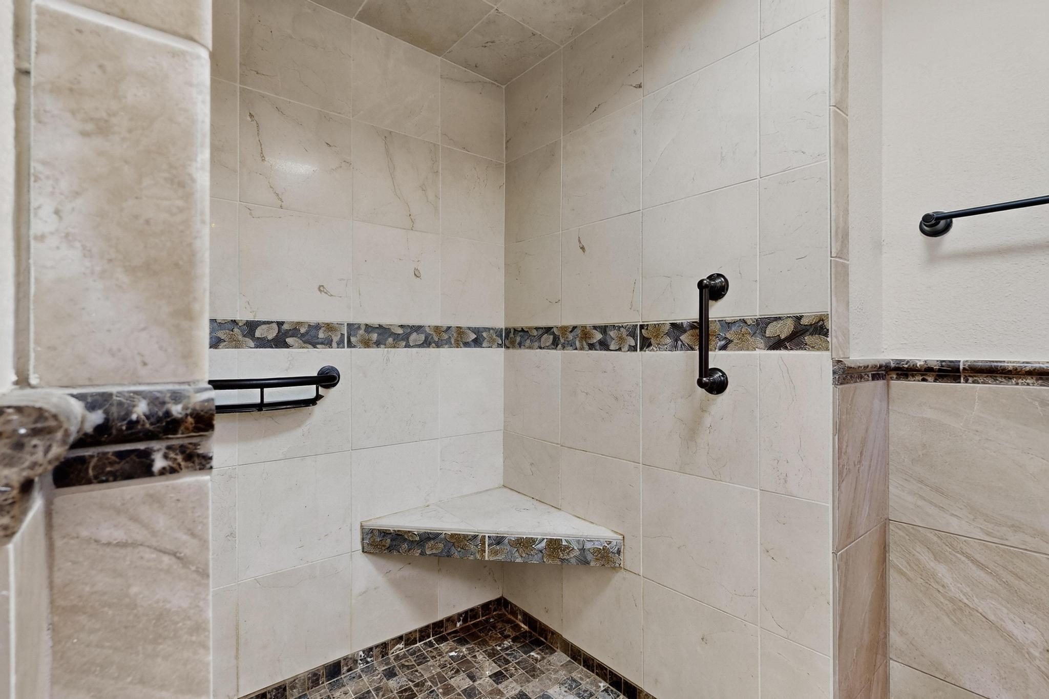 2027 VERMONT Street NE