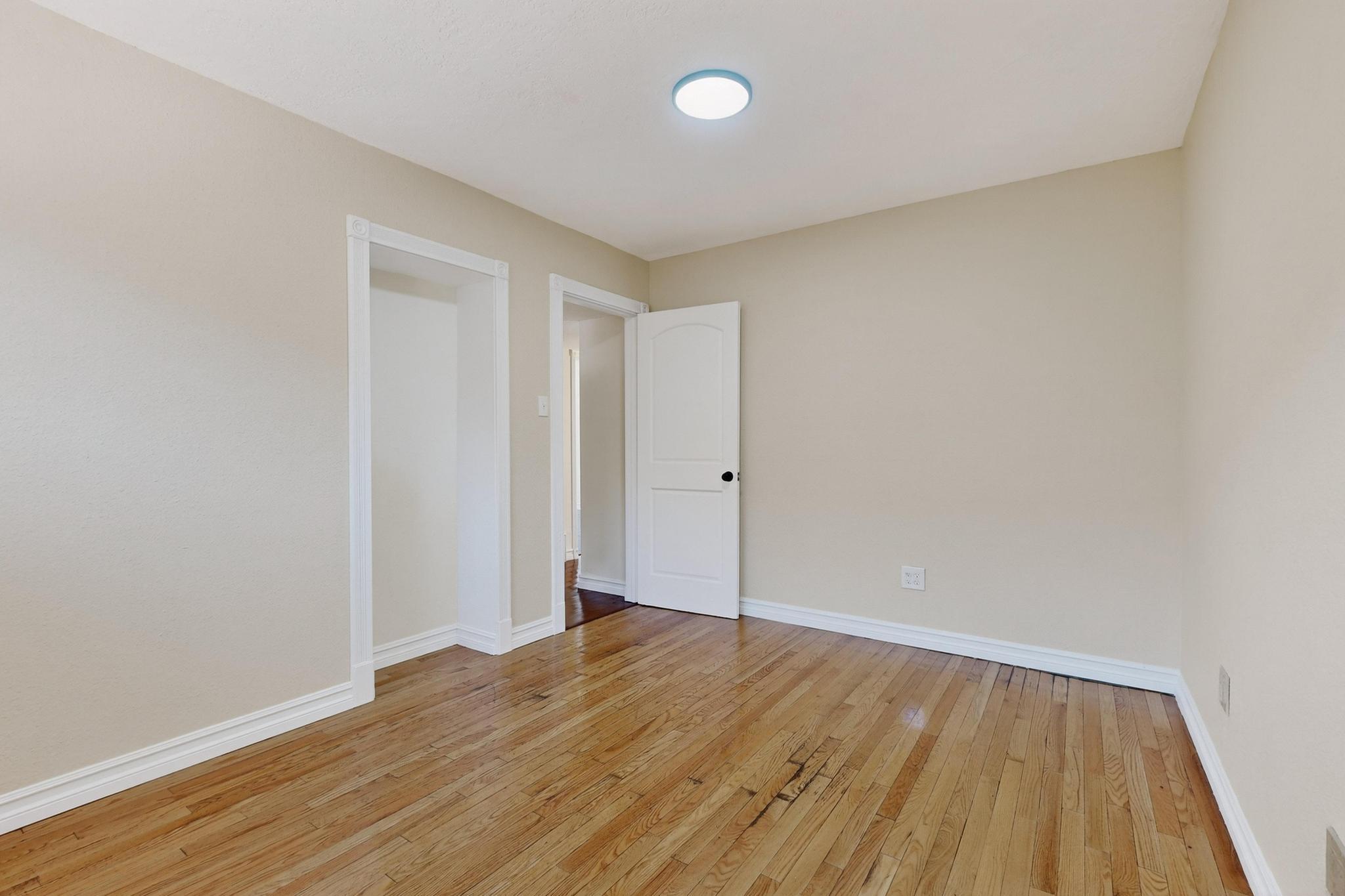 2027 VERMONT Street NE