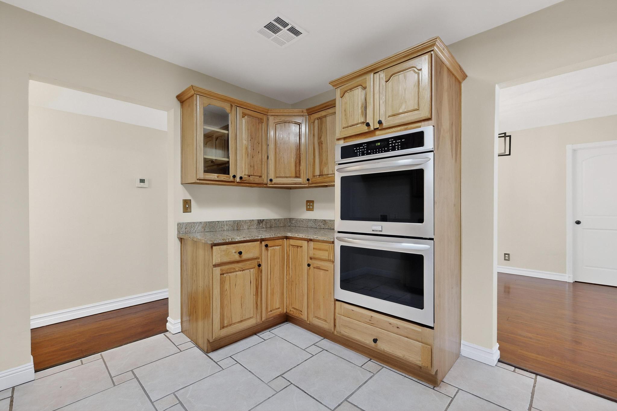 2027 VERMONT Street NE