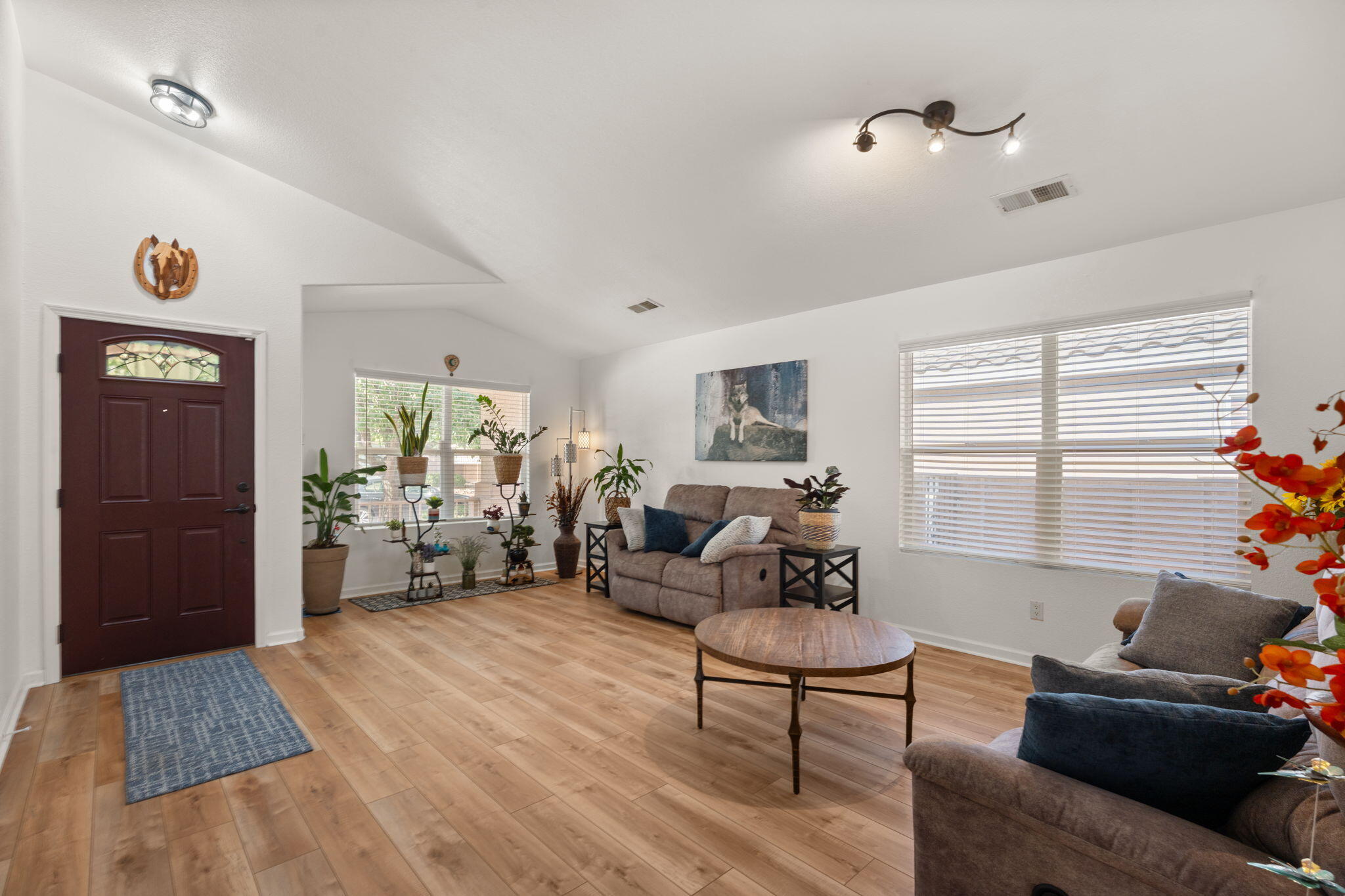 6020 LEGENDS Avenue NW