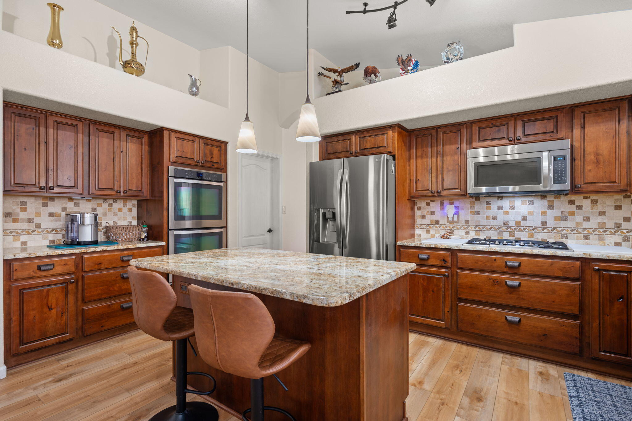 6020 LEGENDS Avenue NW