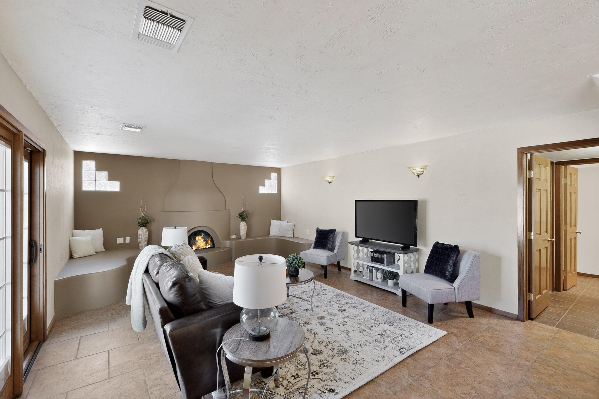 6301 TRUCHAS Drive NE