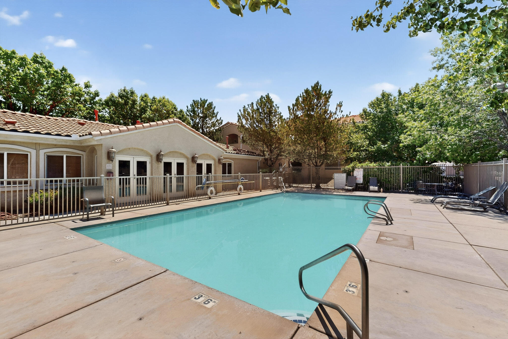 6800 VISTA DEL NORTE Road NE 324