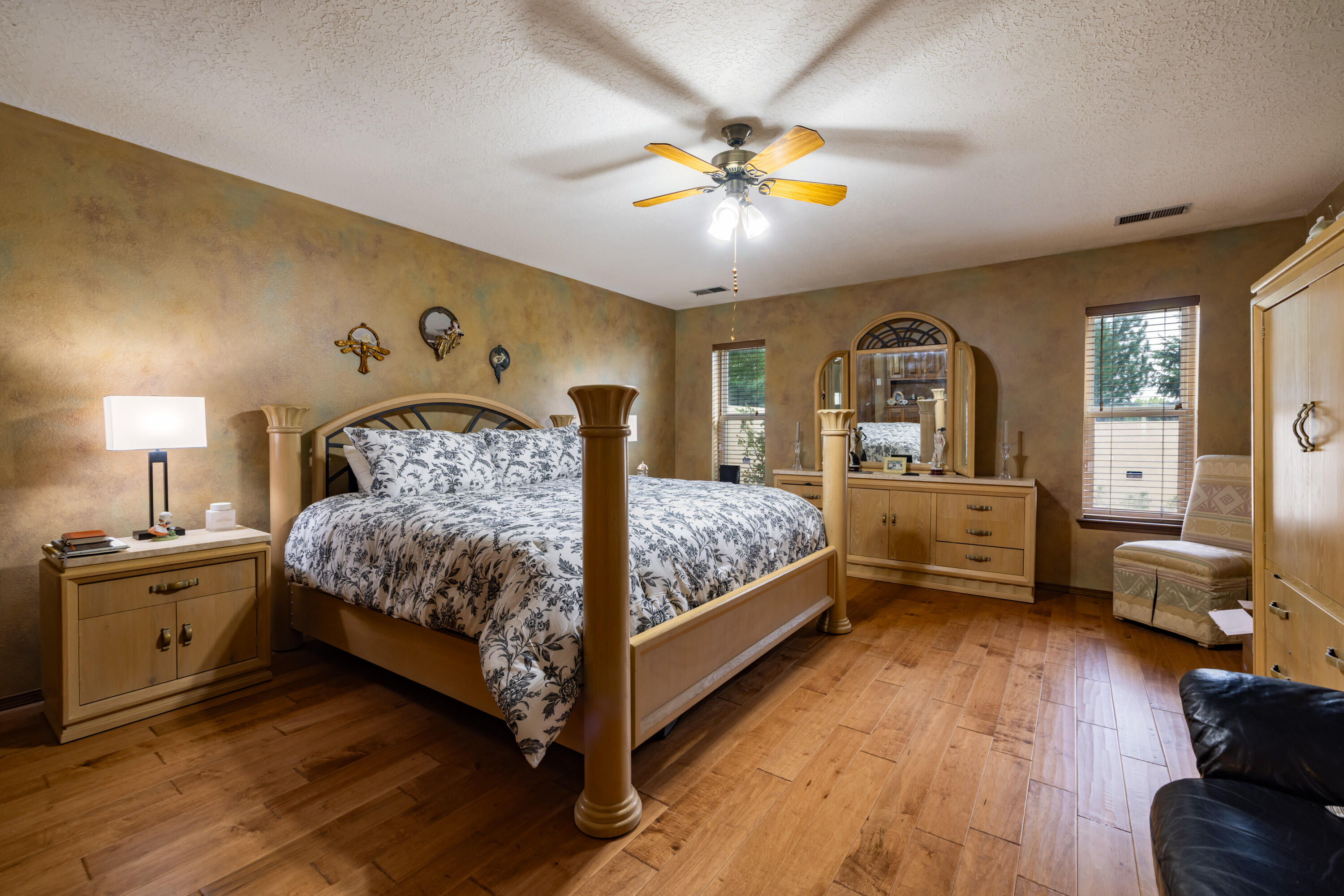 10208 ADMIRAL HALSEY Drive NE