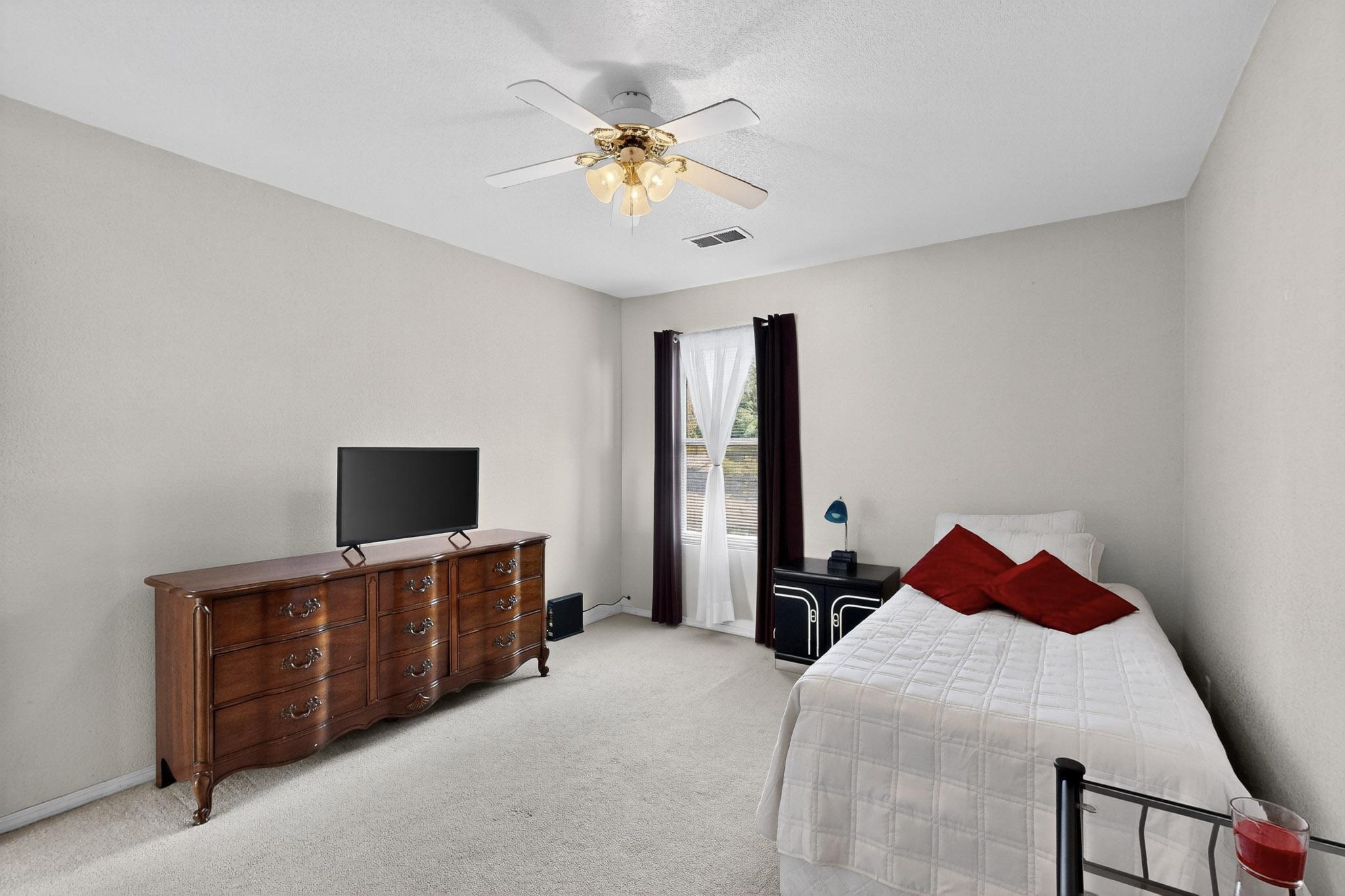 5905 LOS RISCOS Road NW