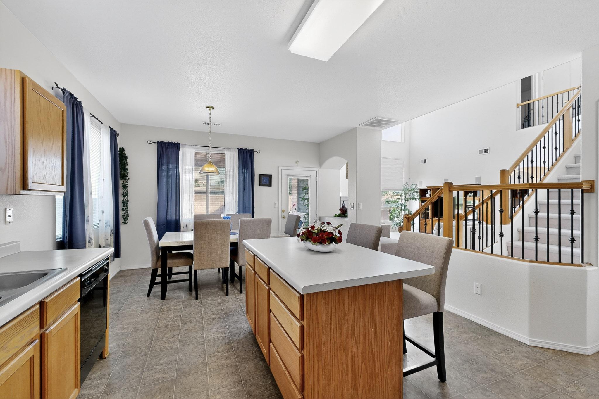 5905 LOS RISCOS Road NW