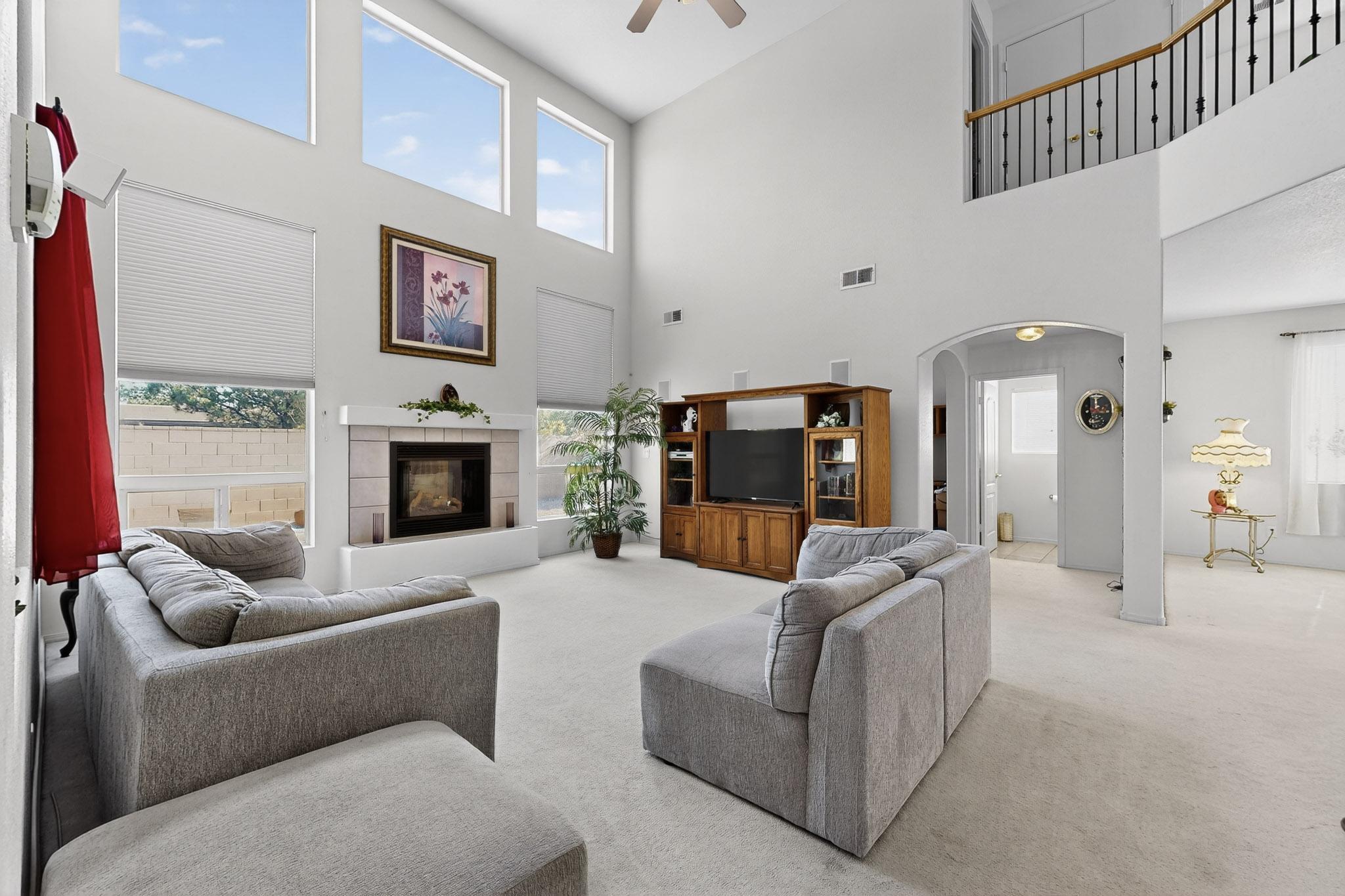 5905 LOS RISCOS Road NW