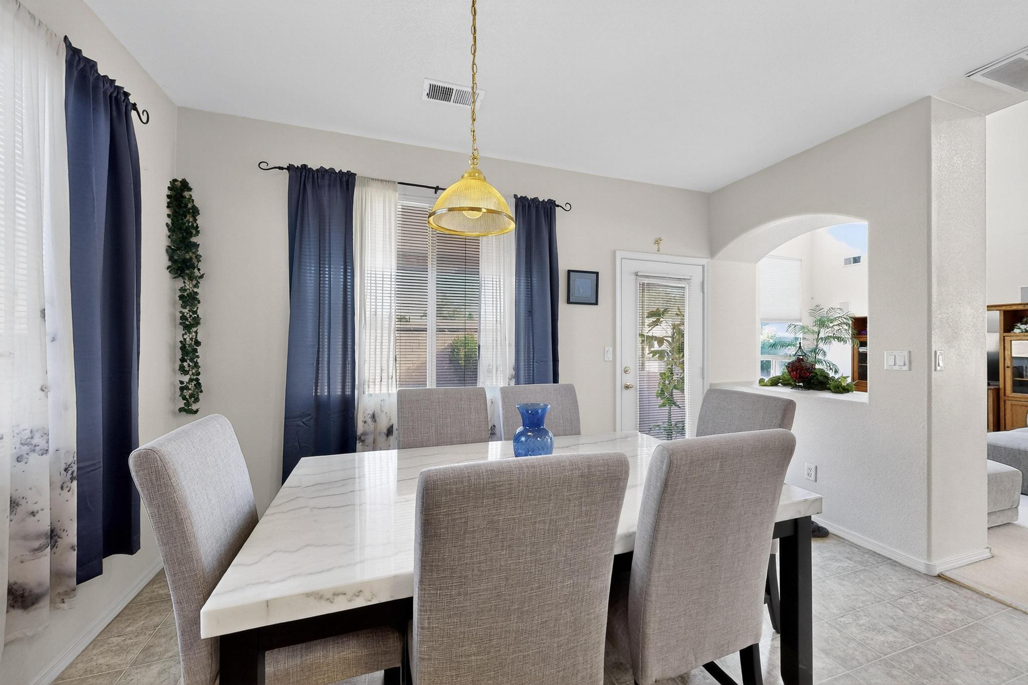 5905 LOS RISCOS Road NW