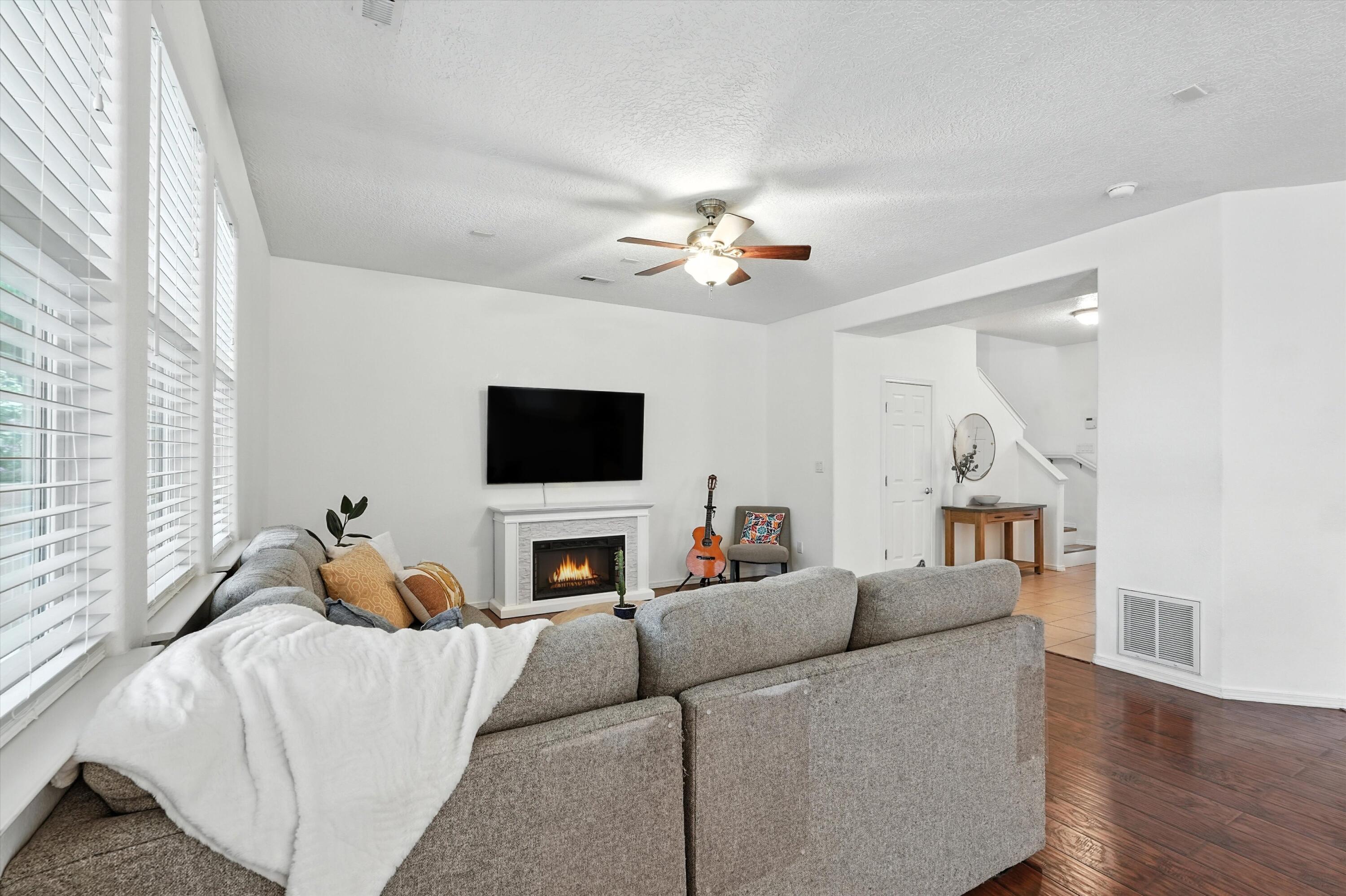 7912 SIERRA ALTOS Place NW