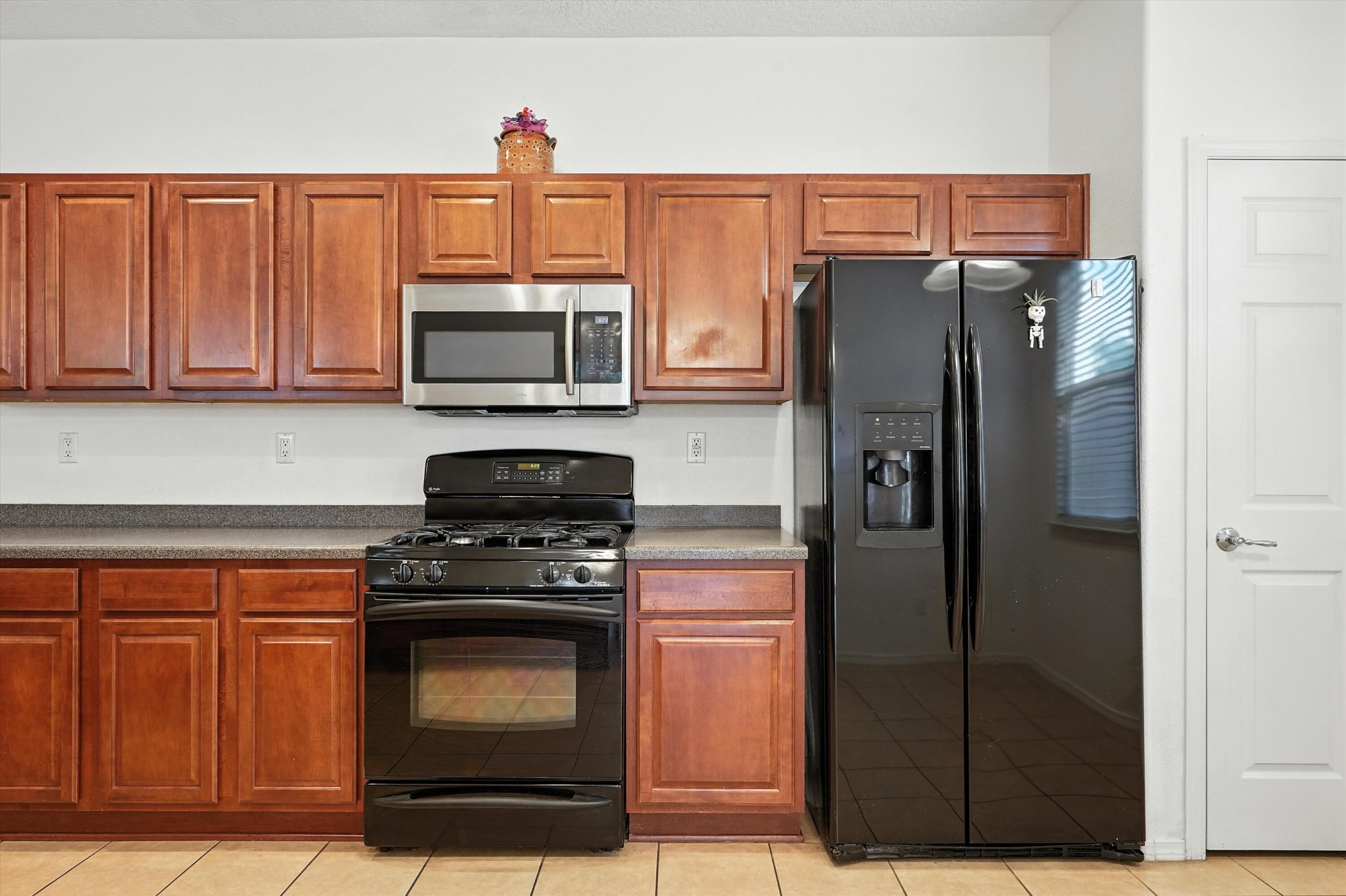 7912 SIERRA ALTOS Place NW