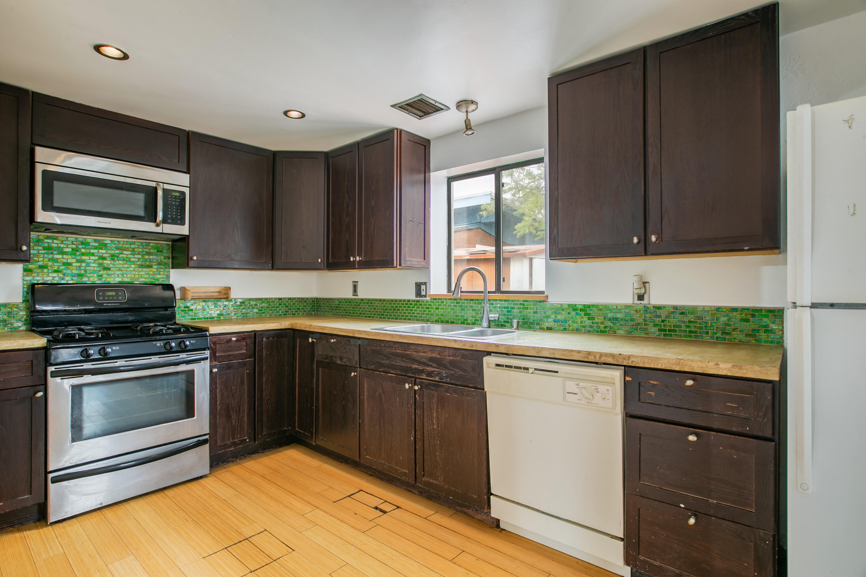 229 Mescalero Road NW