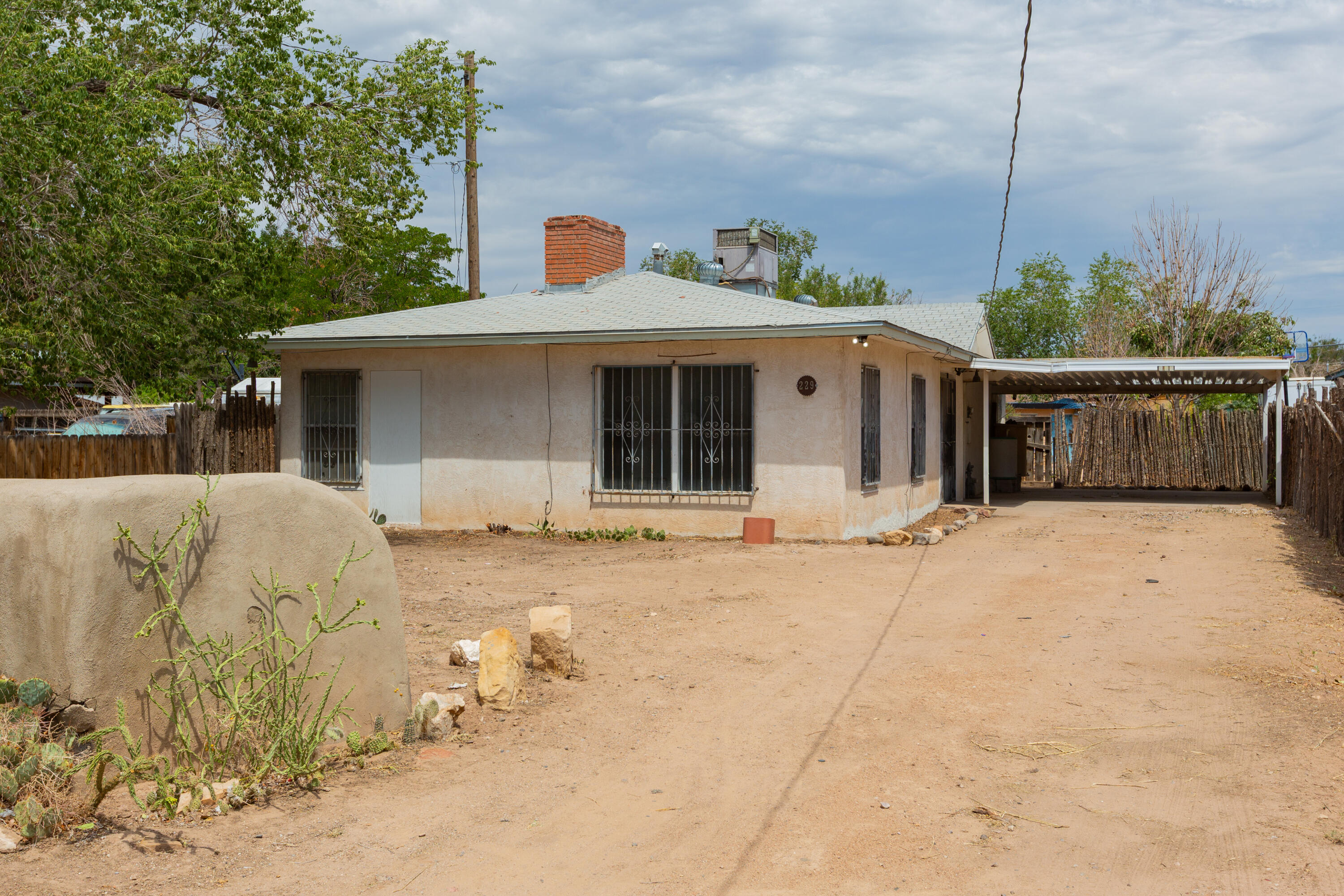 229 Mescalero Road NW