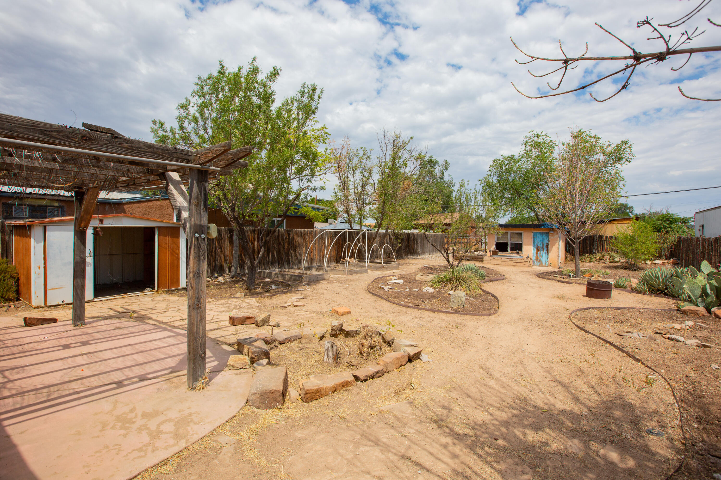 229 Mescalero Road NW