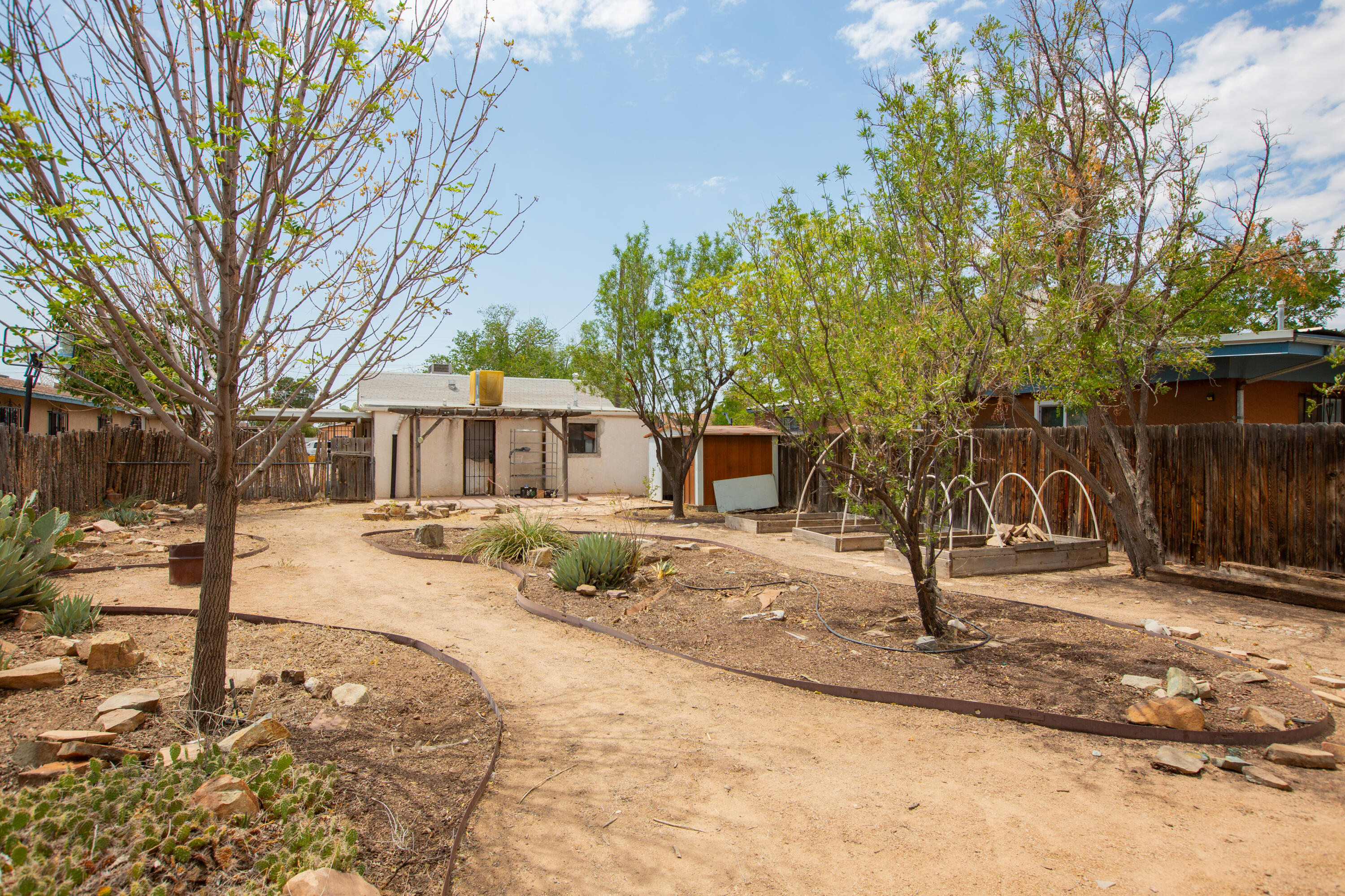 229 Mescalero Road NW