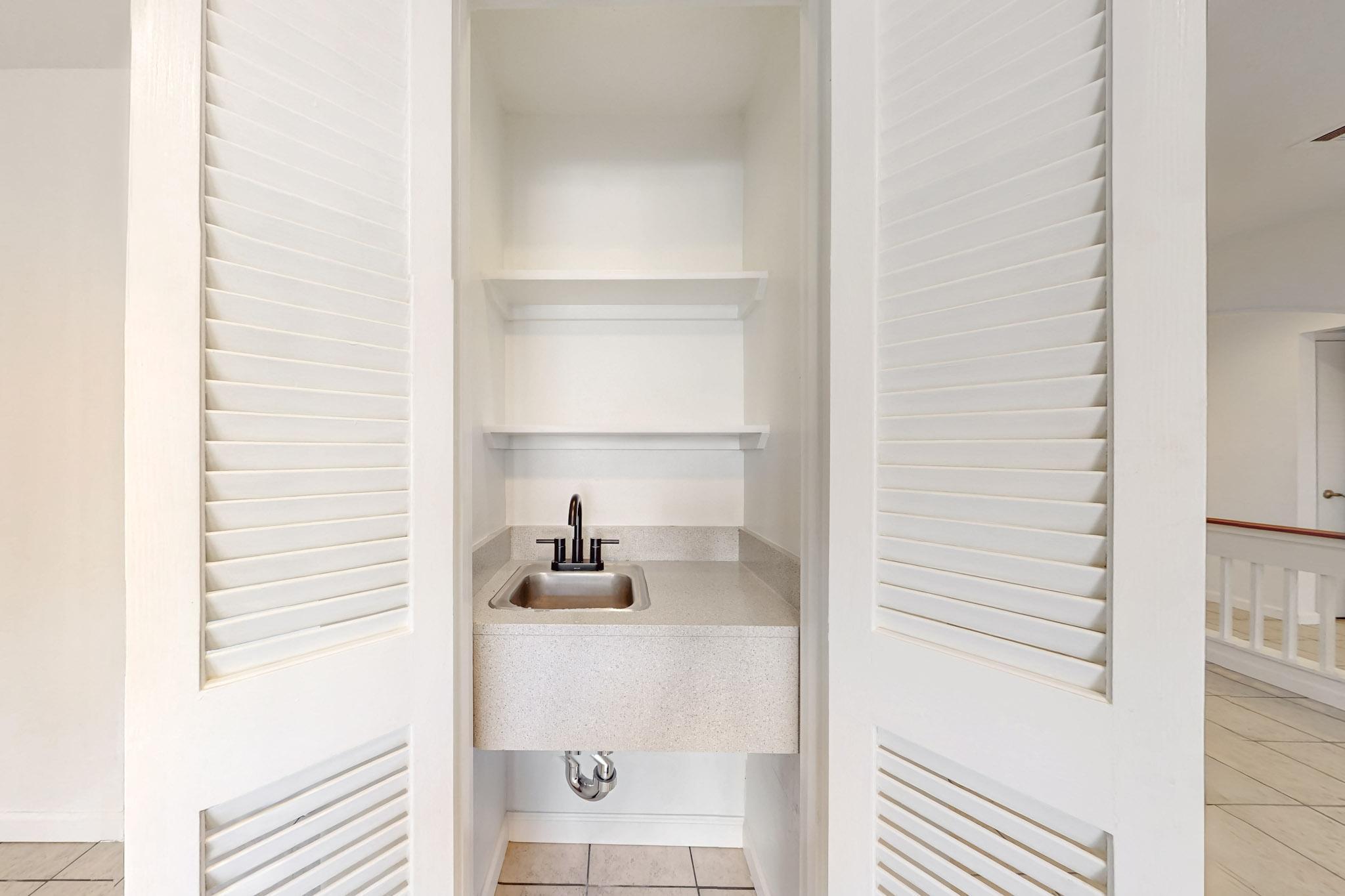 1601 PENNSYLVANIA Street NE E5