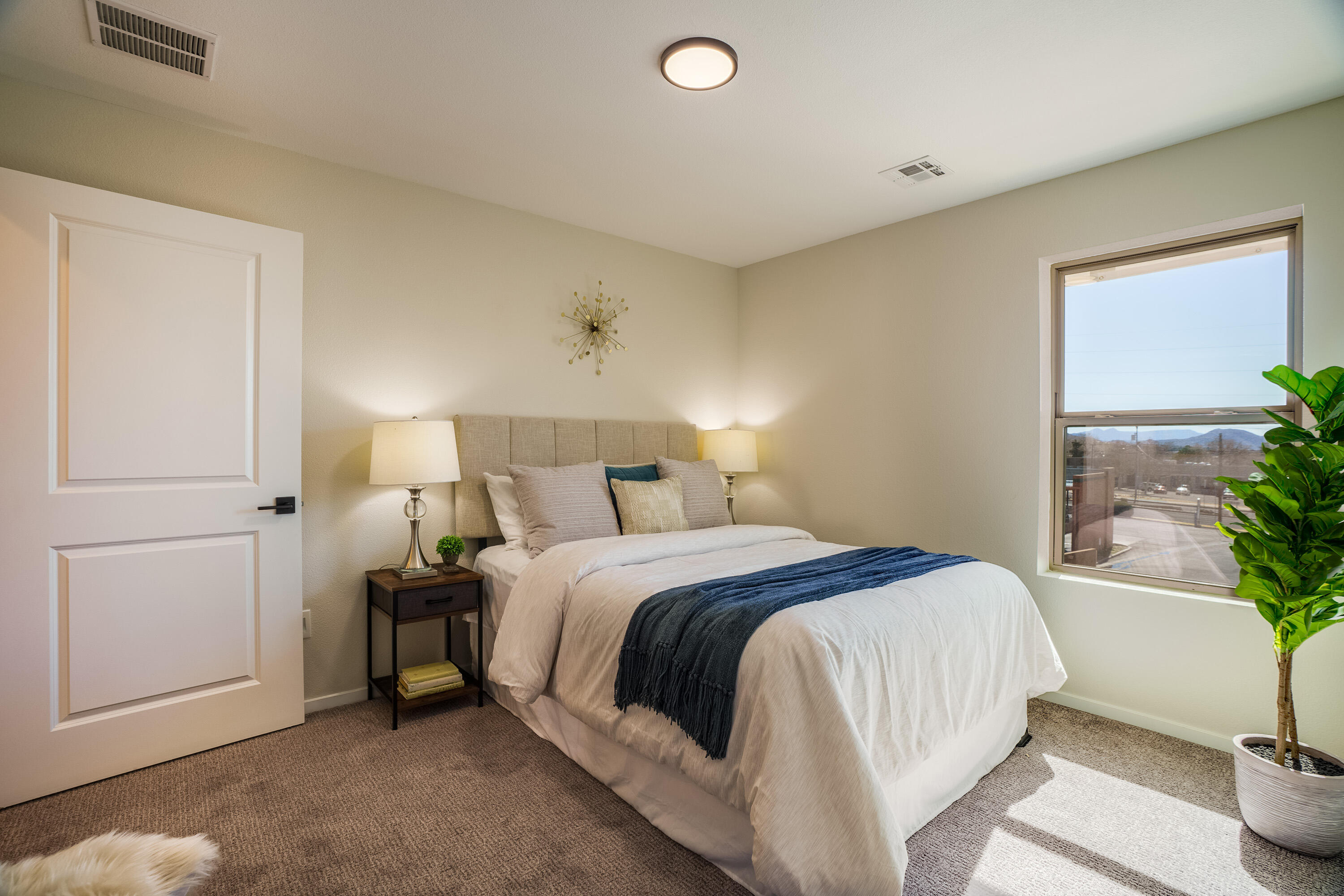 4527 VILLA LOMA Lane NE