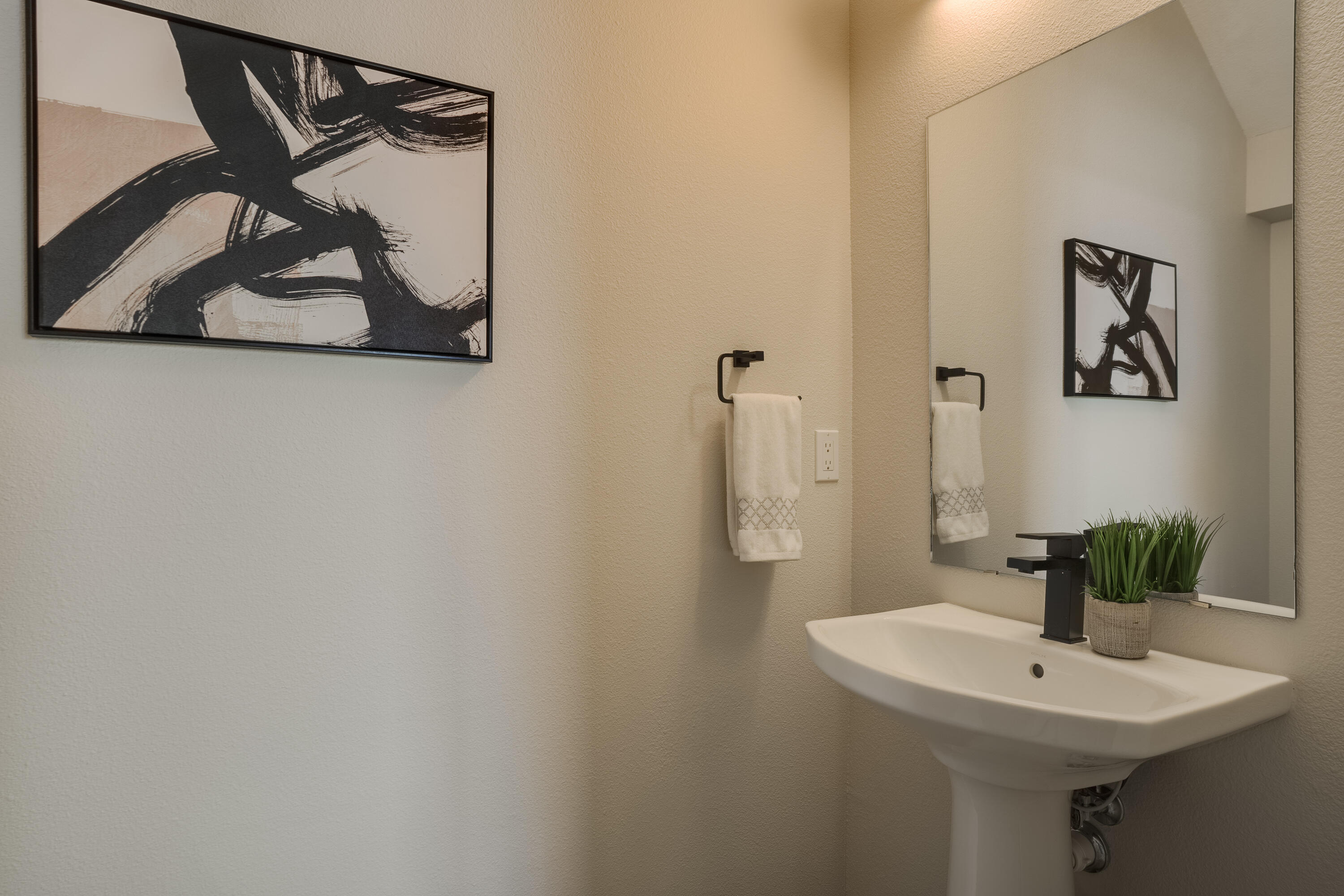 4527 VILLA LOMA Lane NE