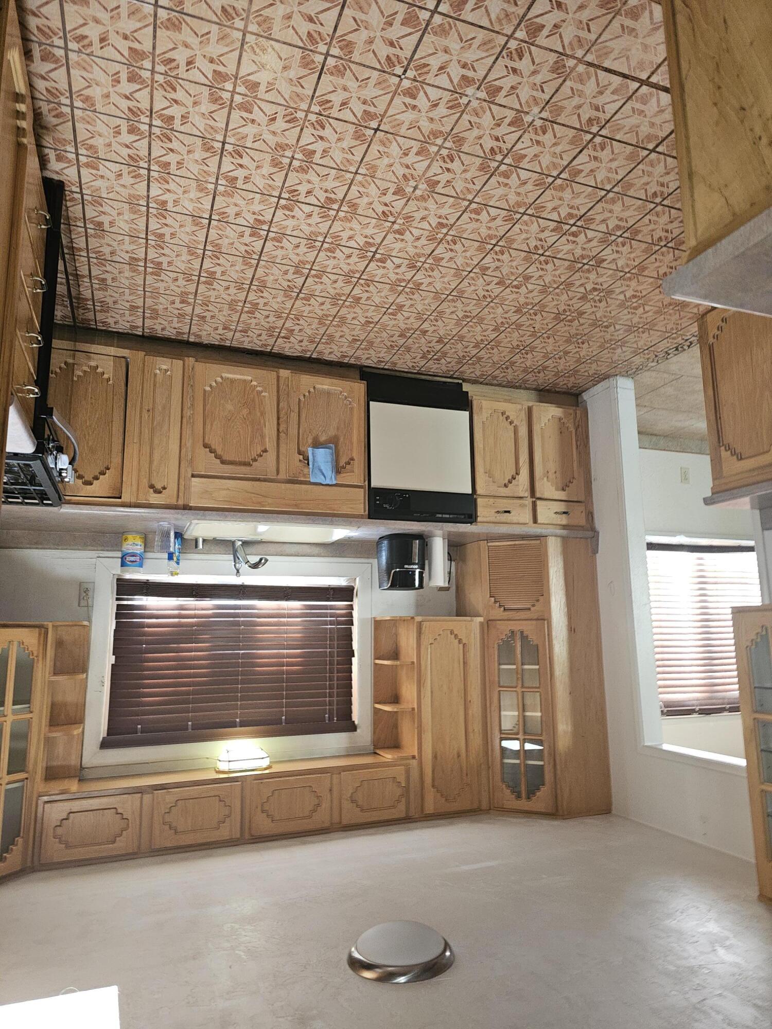 10601 Snow Heights Boulevard NE