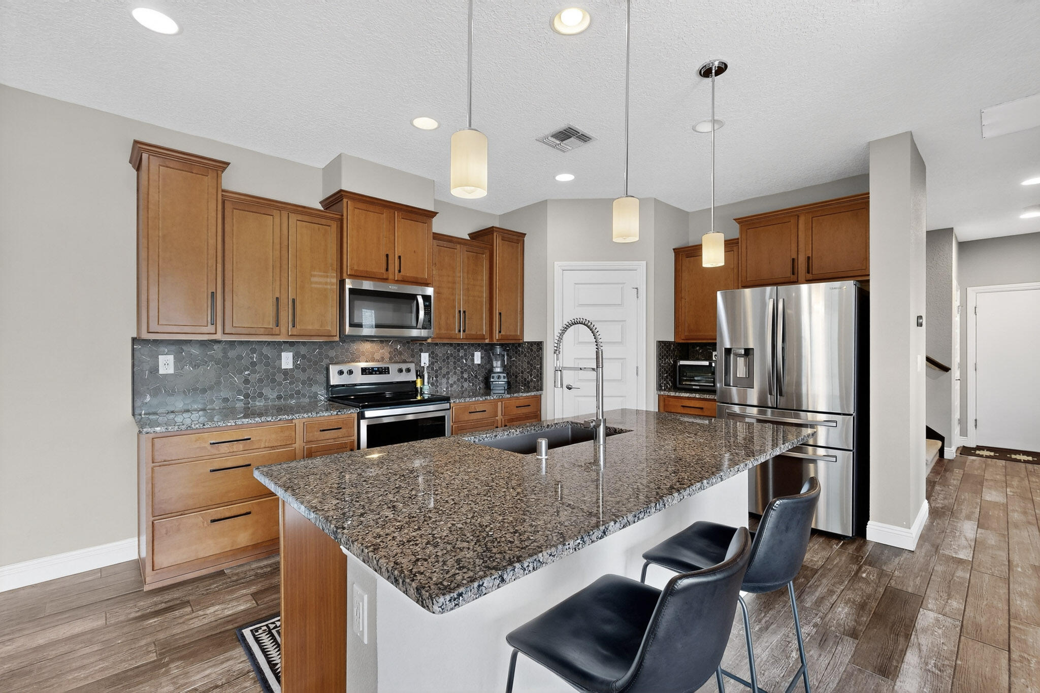 6321 VISTA DEL BOSQUE Drive