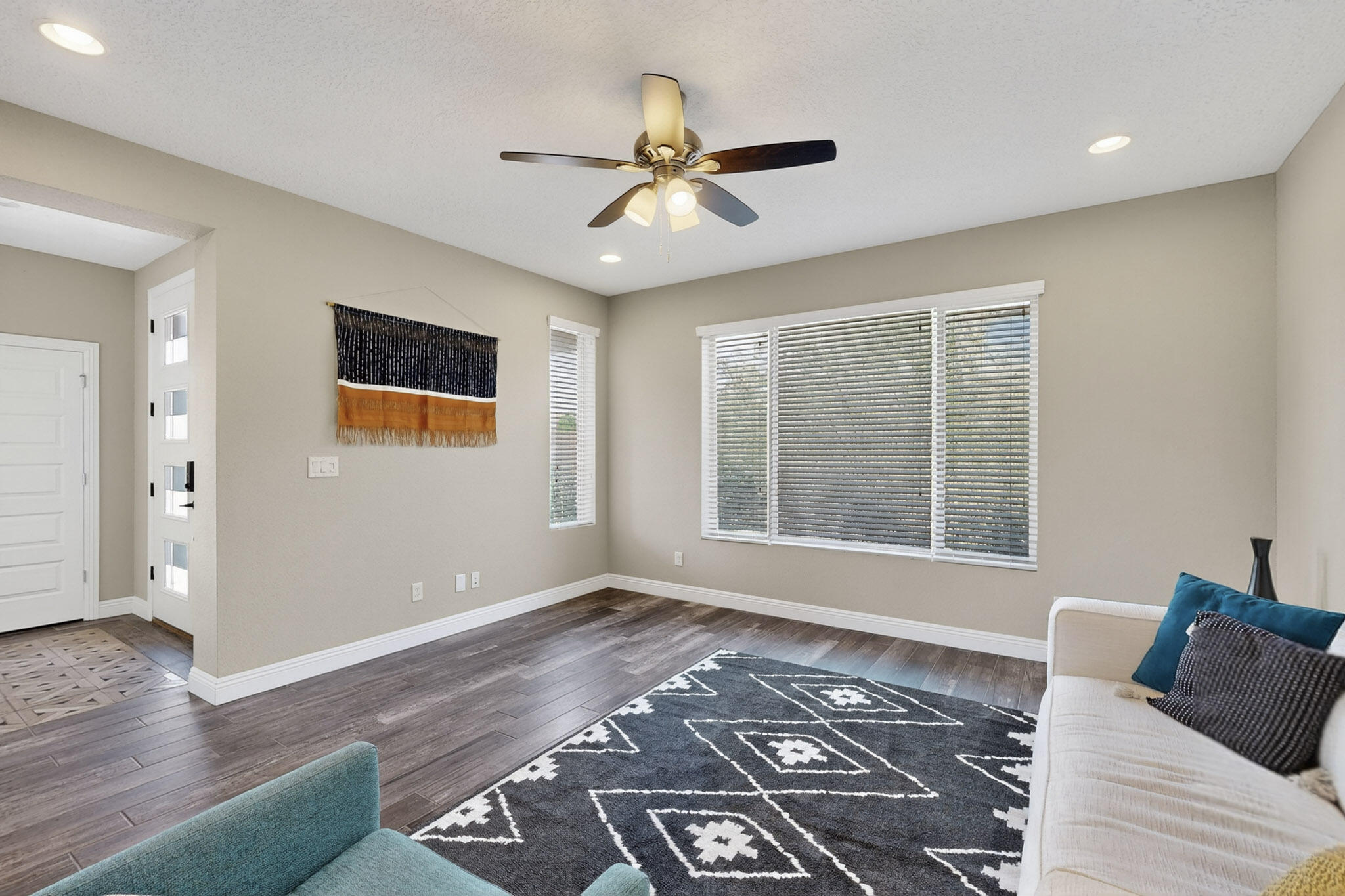 6321 VISTA DEL BOSQUE Drive