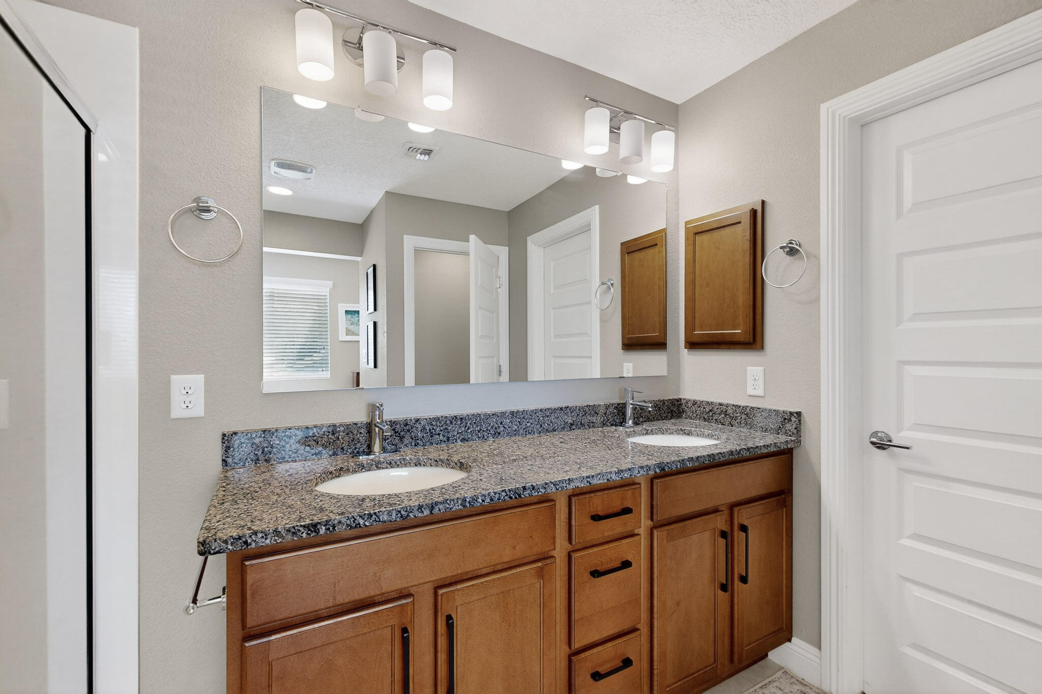 6321 VISTA DEL BOSQUE Drive