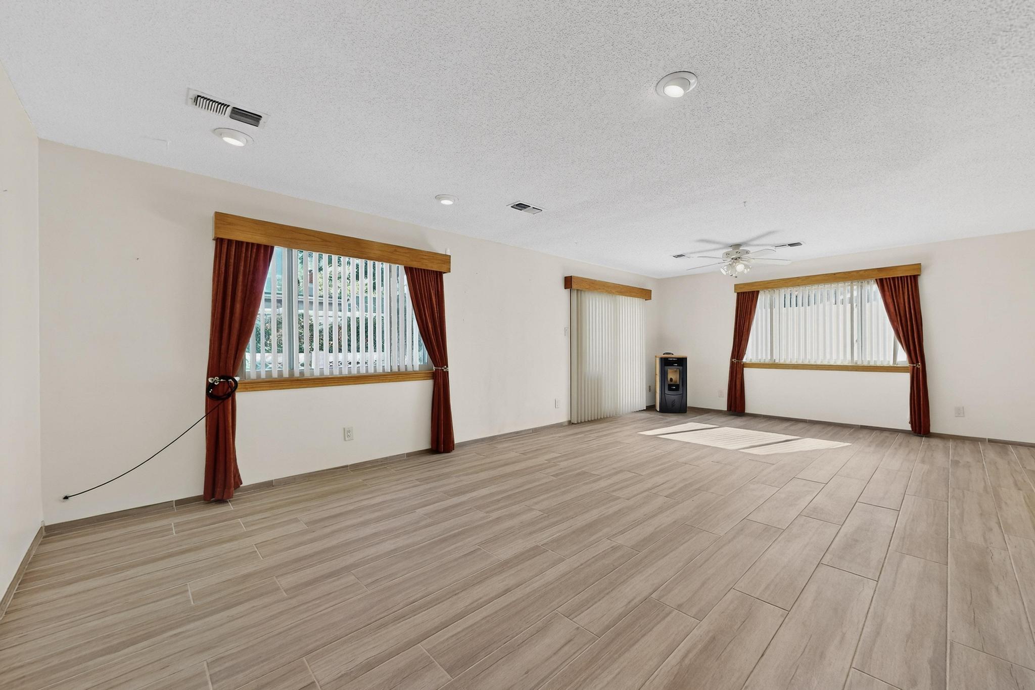 11525 Morenci Avenue NE