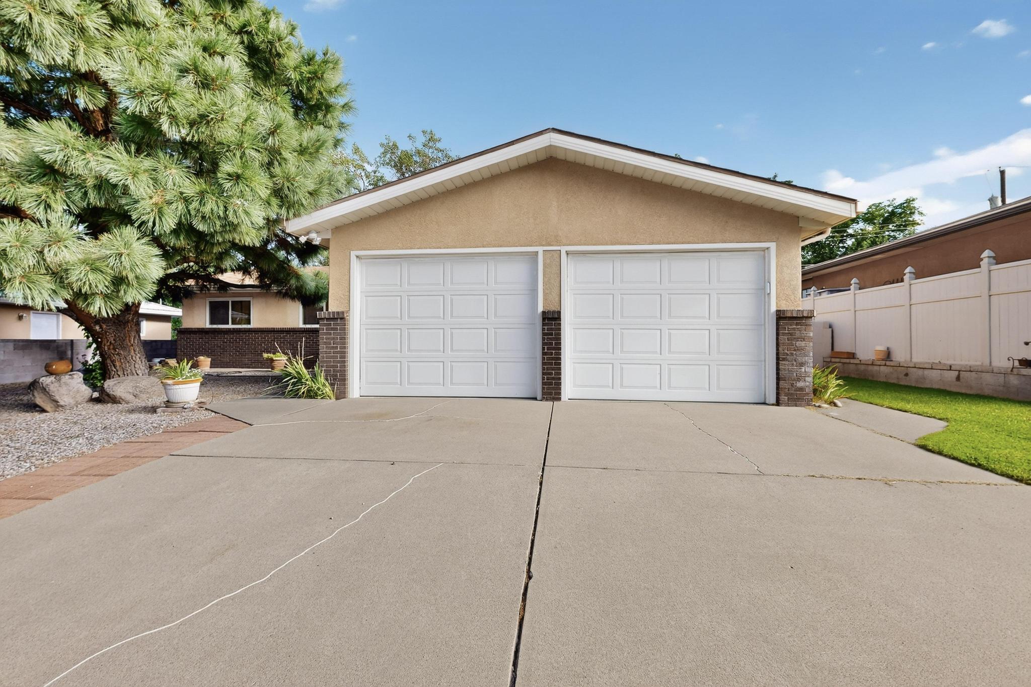 11525 Morenci Avenue NE