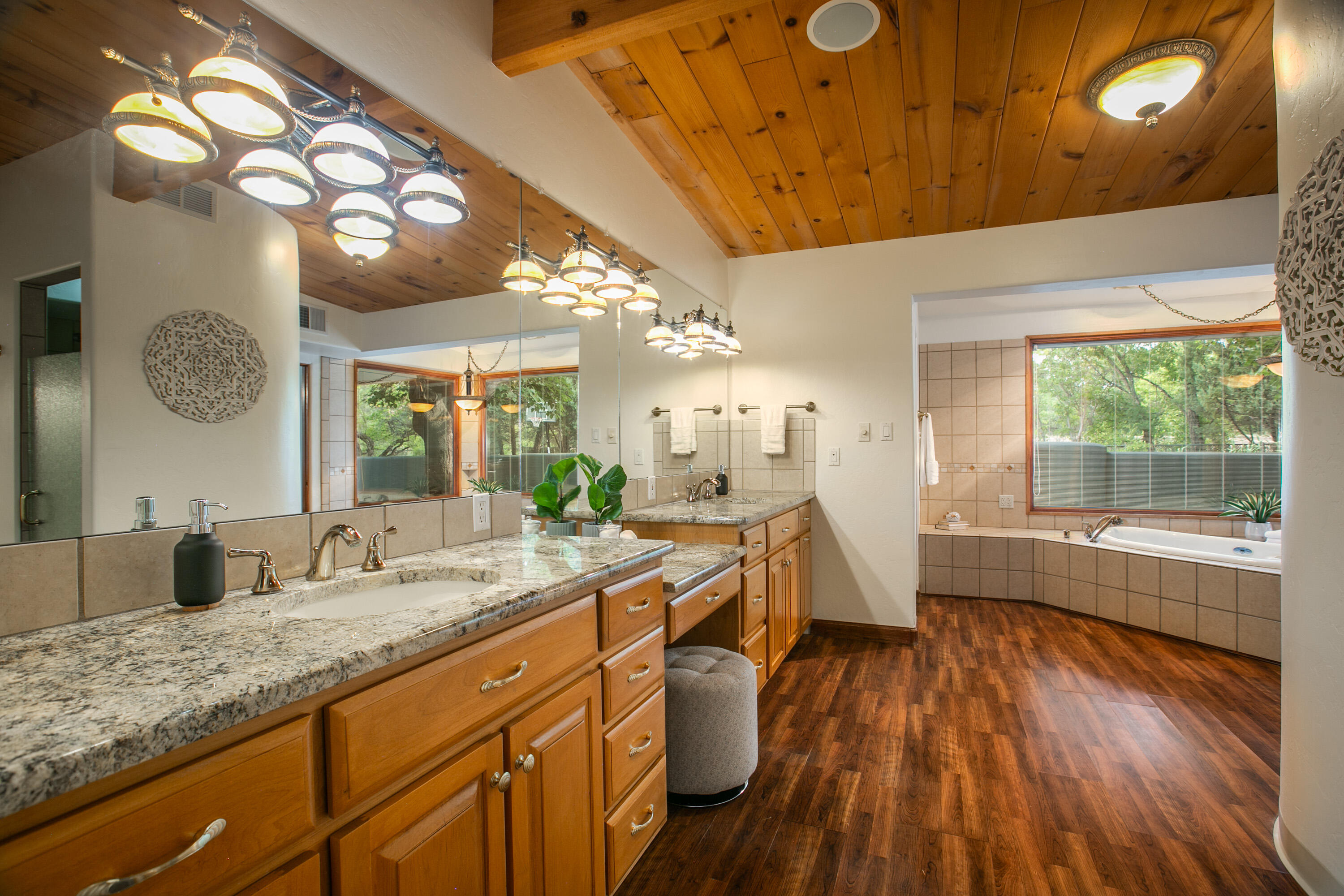 7017 Rio Grande Boulevard NW